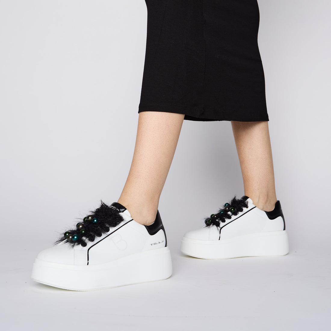 White/Black Dazzling sneaker with pearls and plumage