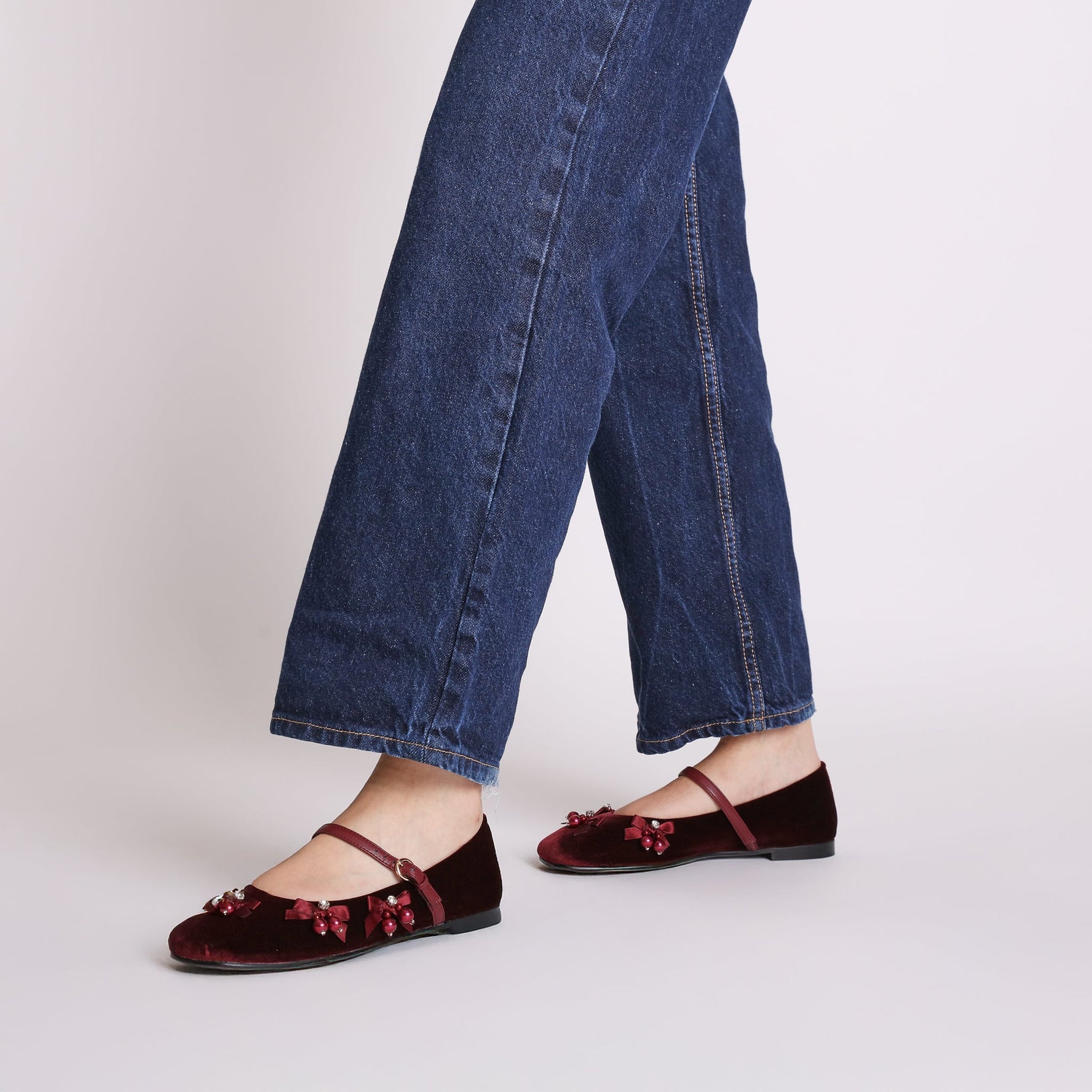 Ballerina Arielle in velluto con perle colore bordeaux