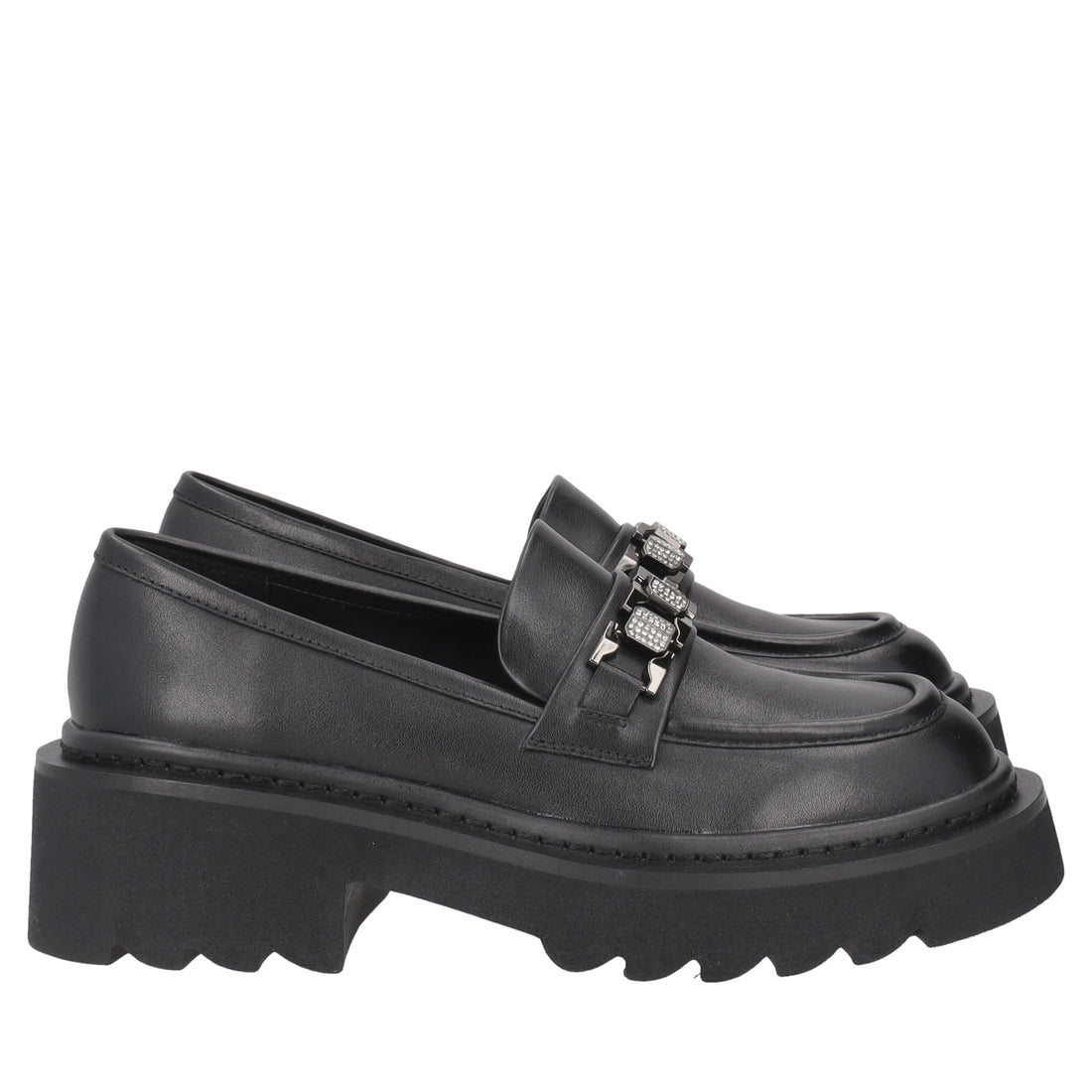 black lea loafer with accessory