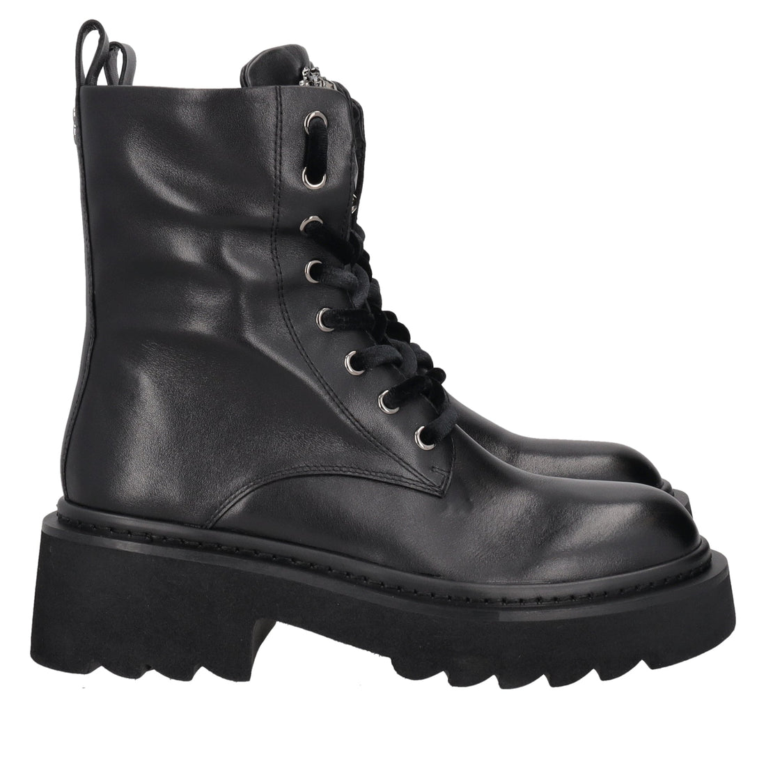 black lea ankle boot in leather with maxi stone