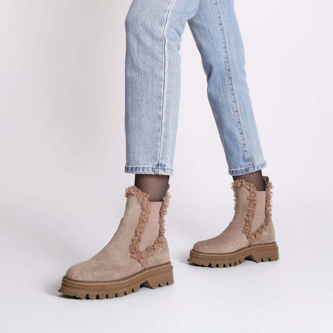 mud roxane suede ankle boot