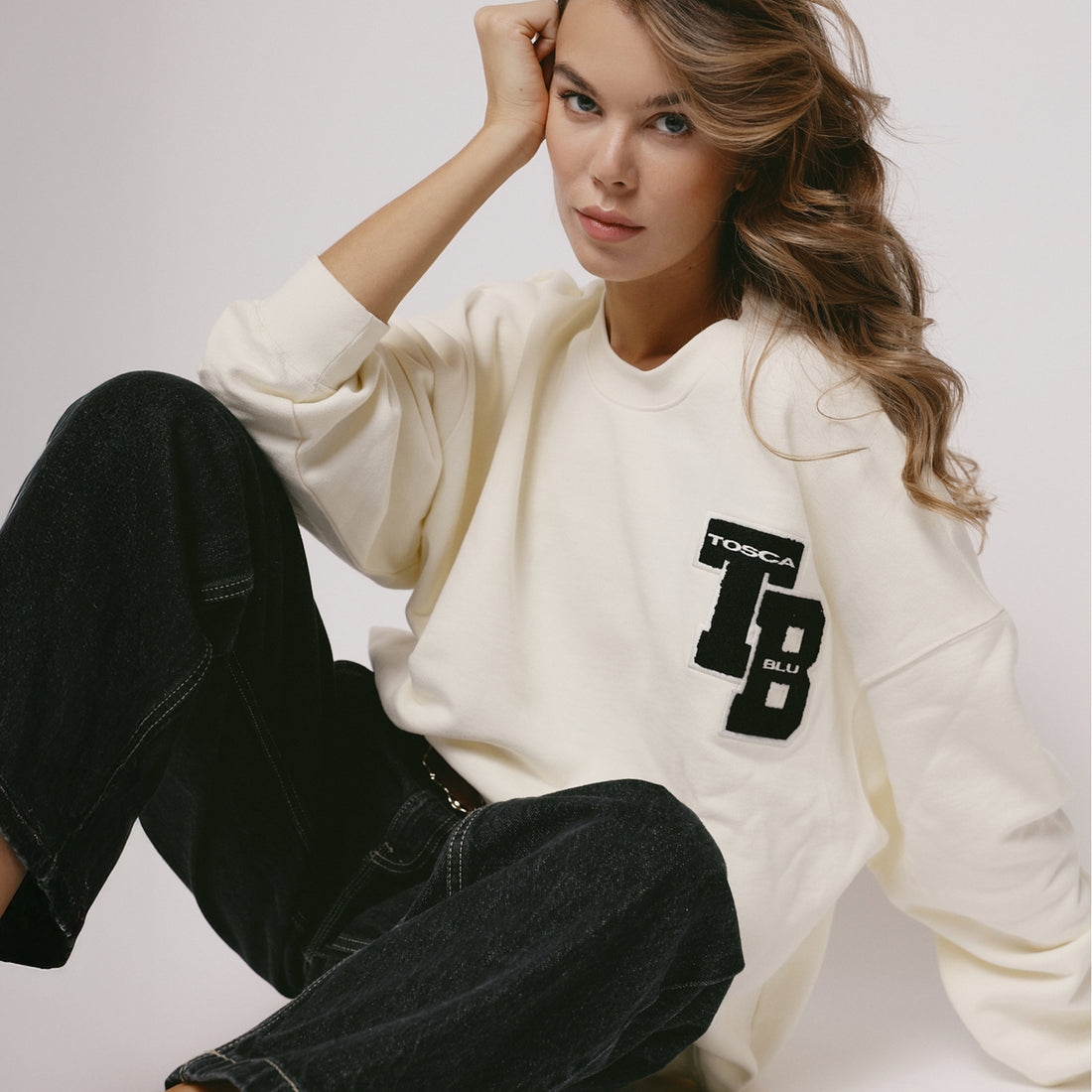 Felpa college con logo TB colore latte