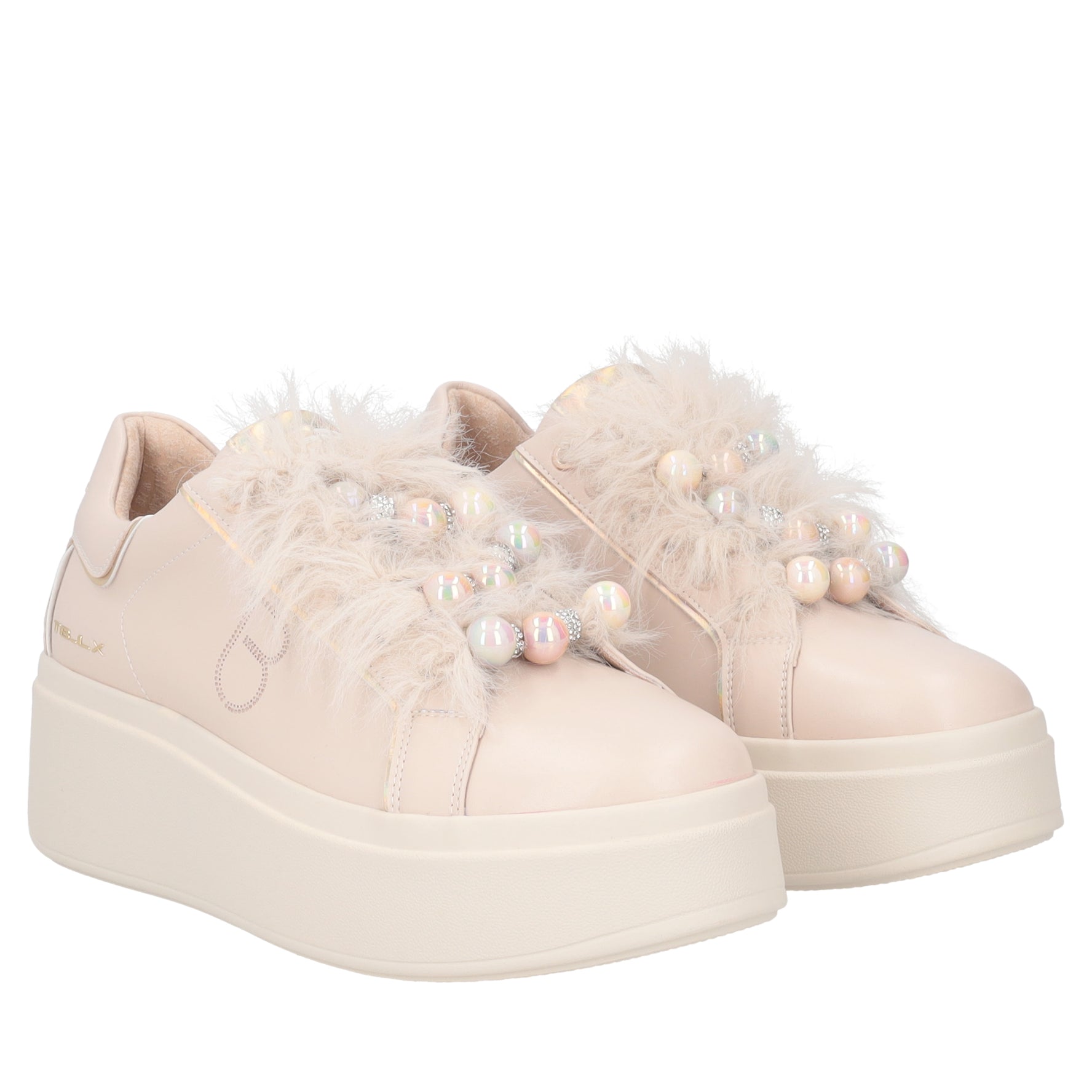 Sneaker Dazzling con perle e piume colore nude