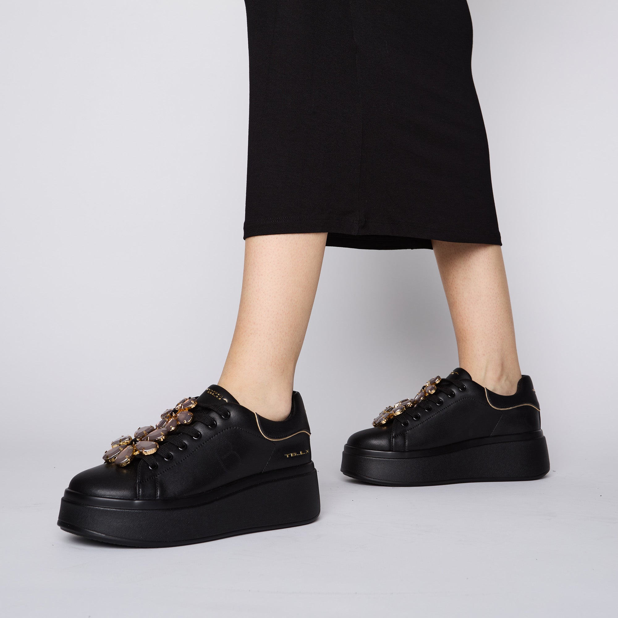 Black Dazzling sneaker with maxi flowers