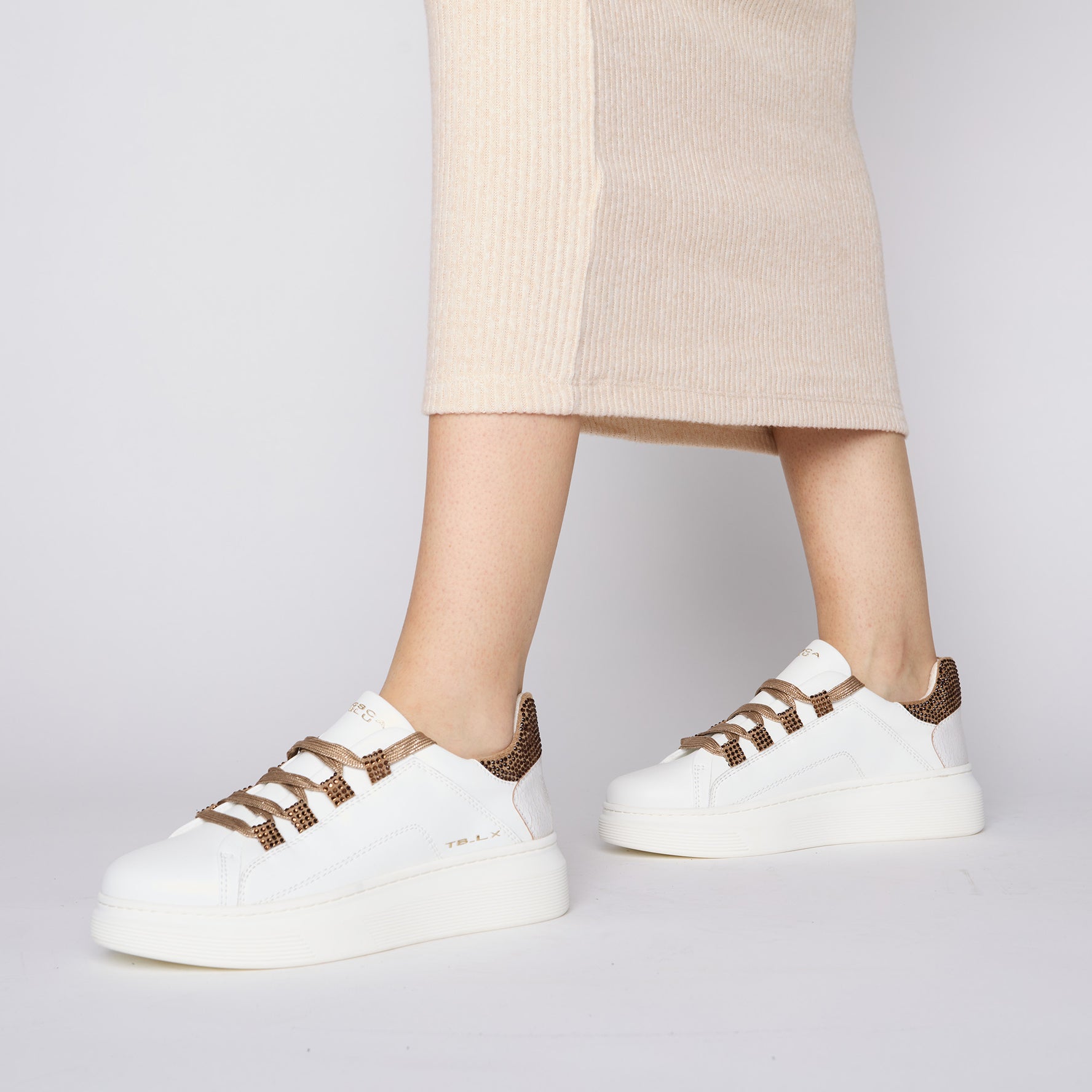 White/ City sneaker with micro rhinestones