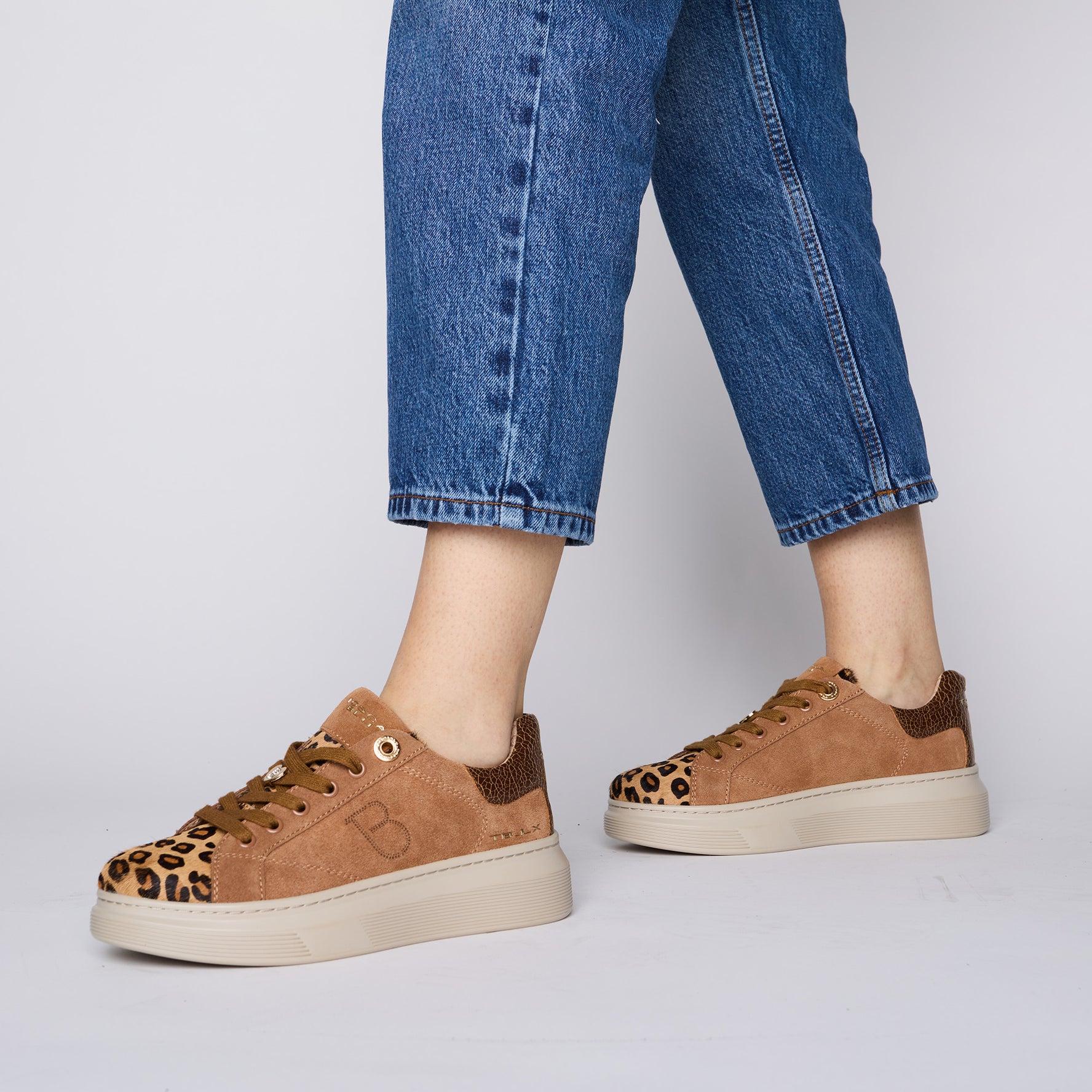 Tan City sneaker in suede with animalier details