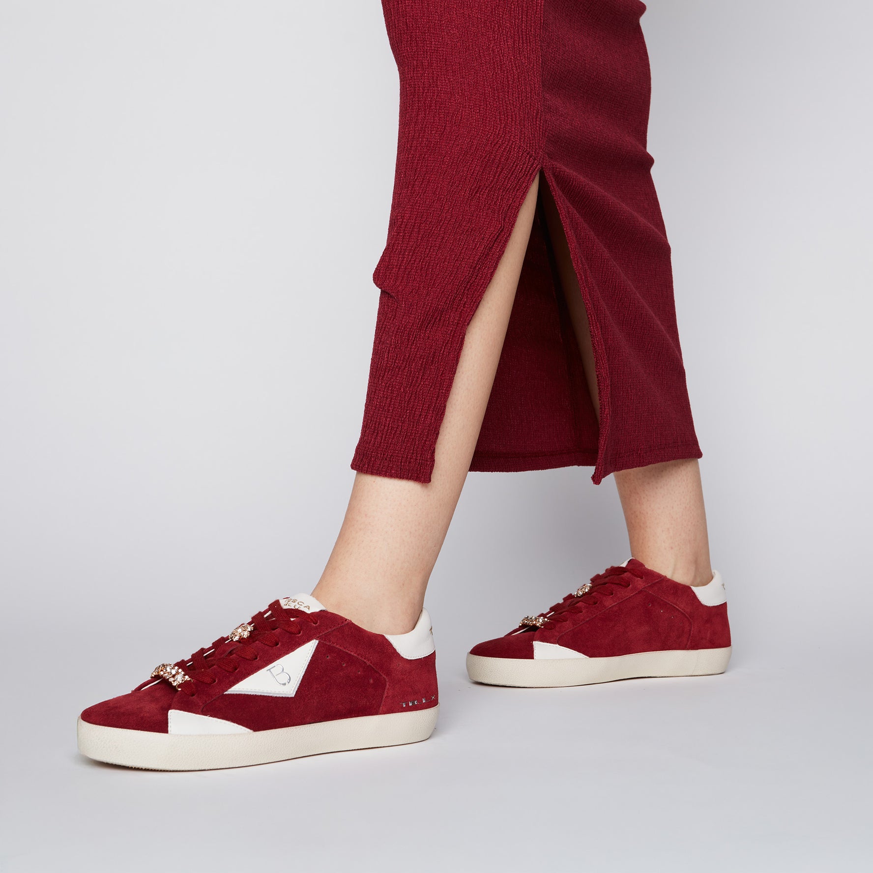 Bordeaux Groovie sneaker in suede with jewel accessories
