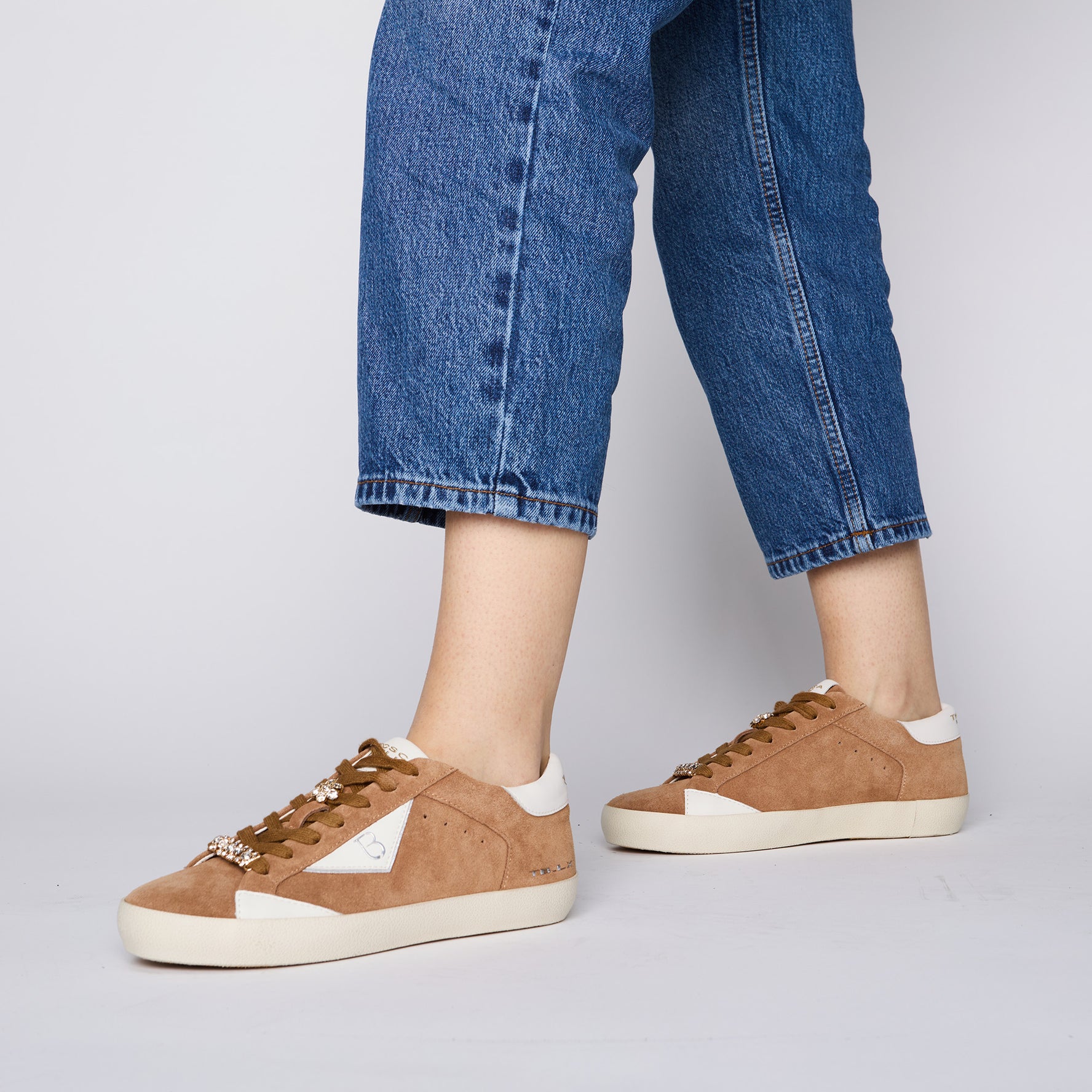 Tan Groovie sneaker in suede with jewel accessories
