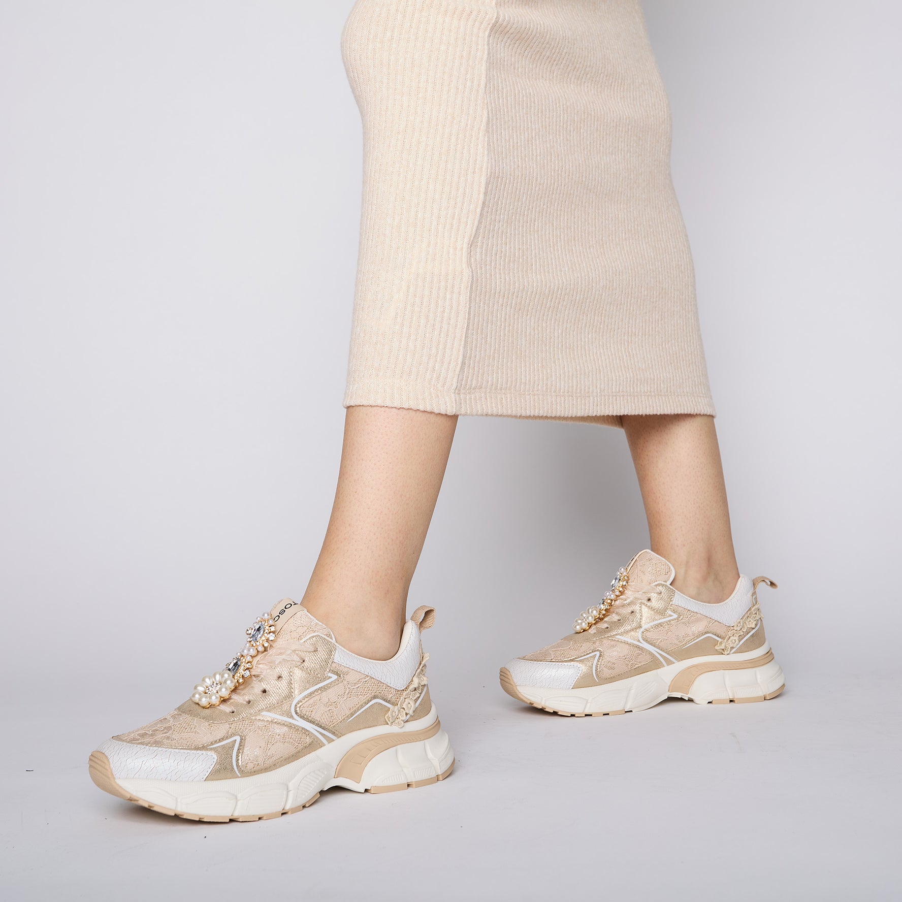 Beige Lovely slip-on sneaker with pearls