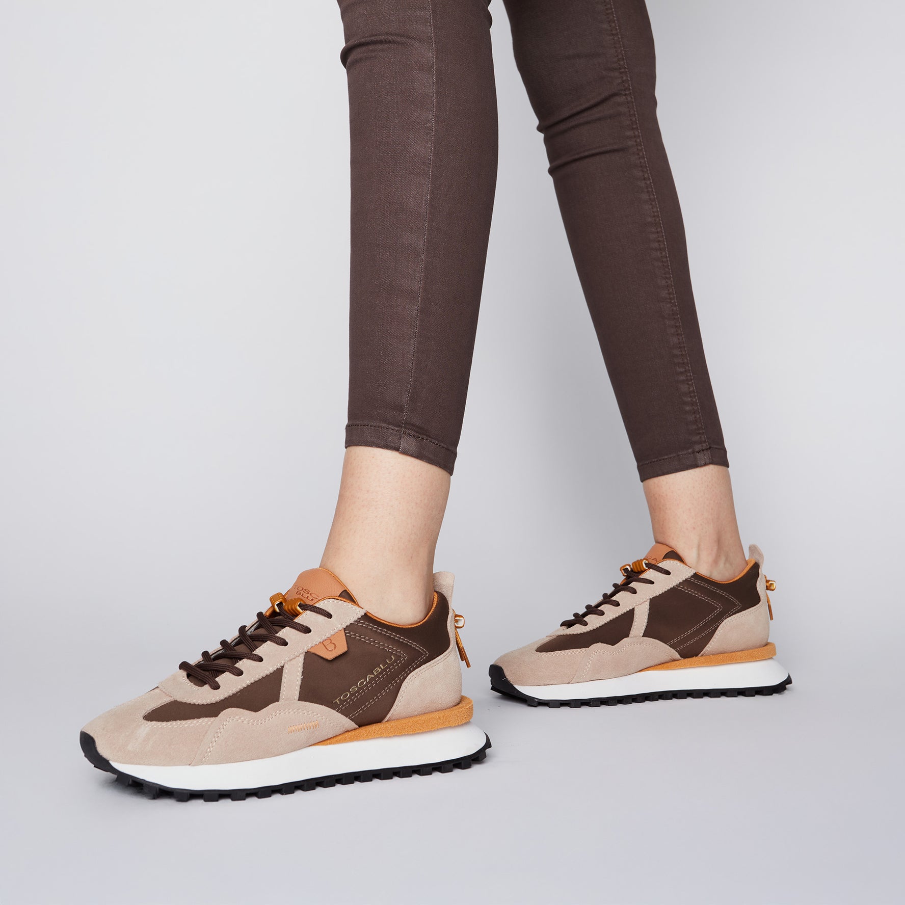 Sneaker Cosmic in pelle e lycra colore fango