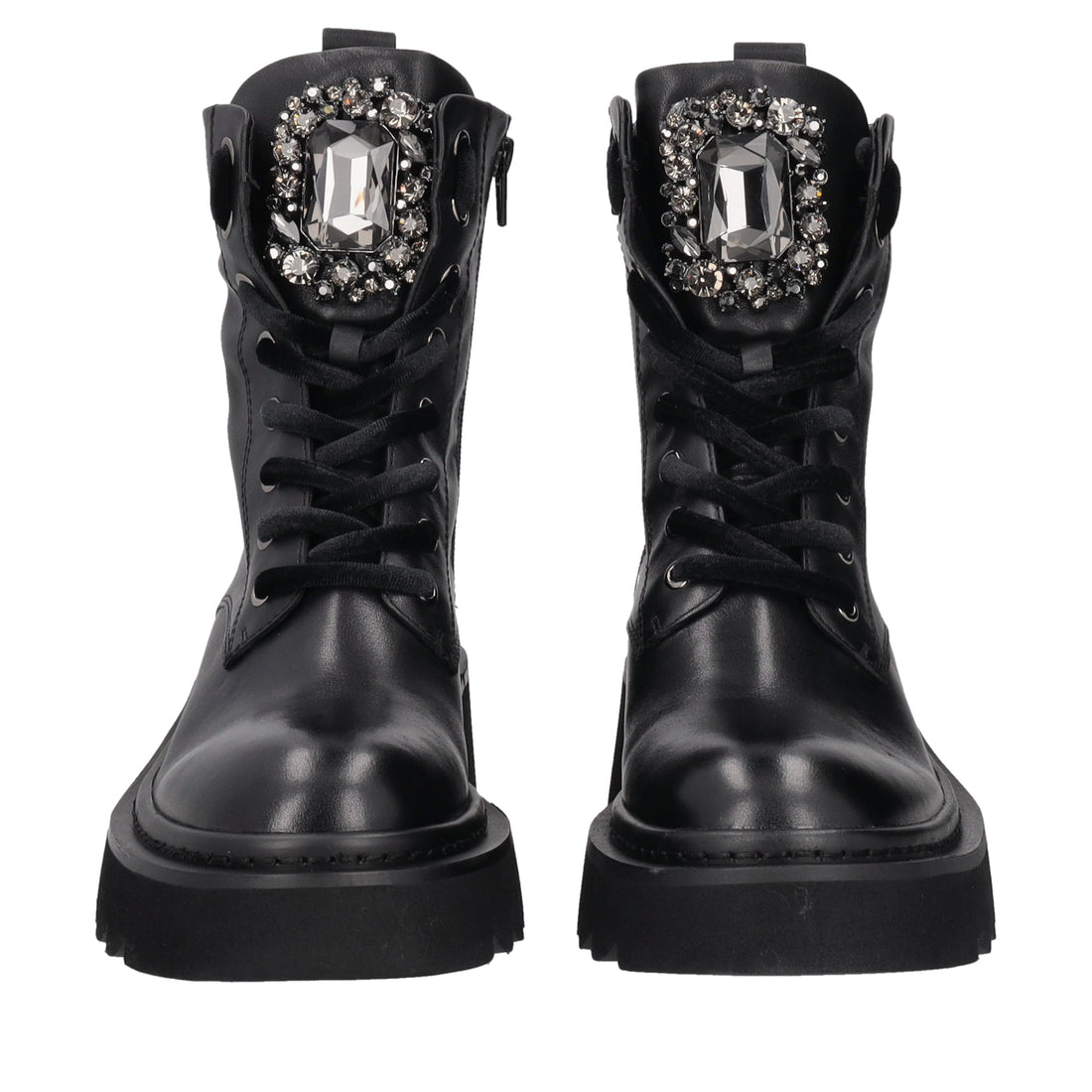black lea ankle boot in leather with maxi stone