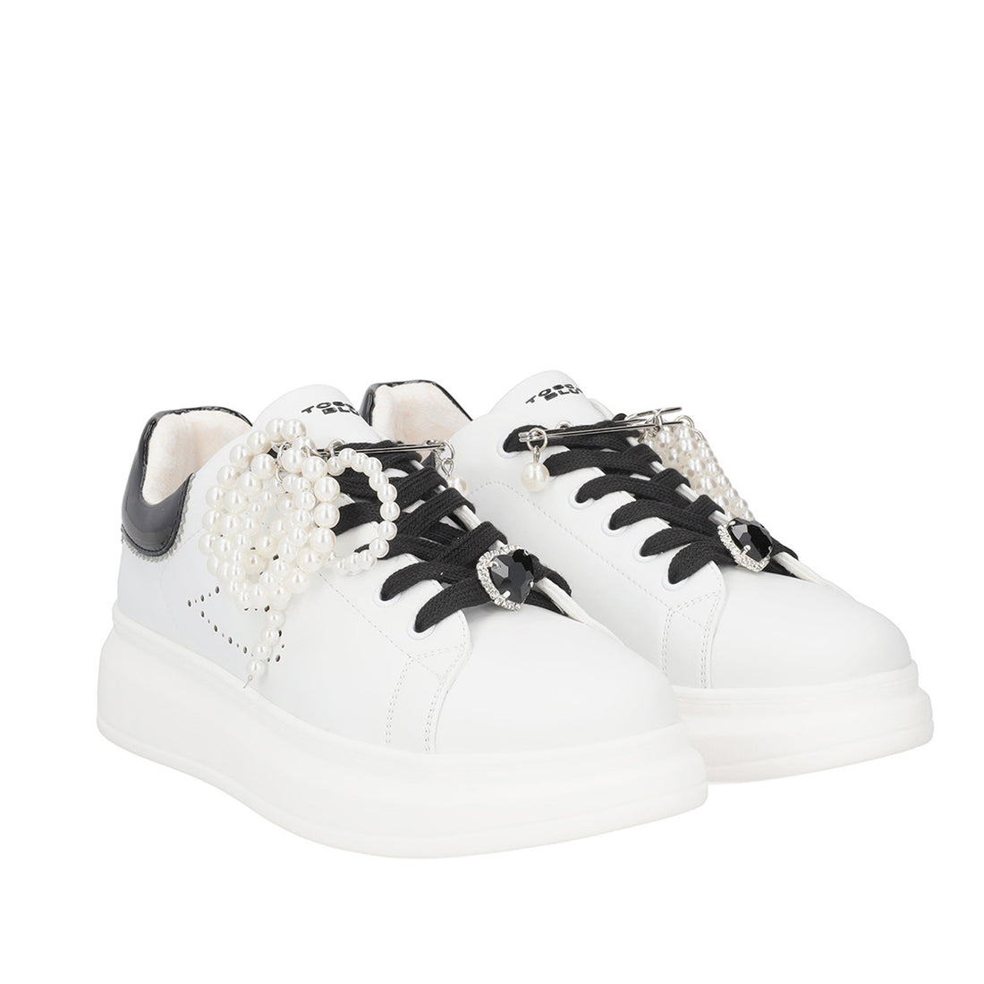 WHITE/BLACK GLAMOUR SNEAKER WITH PIN AND PEARLS IN LEATHER
