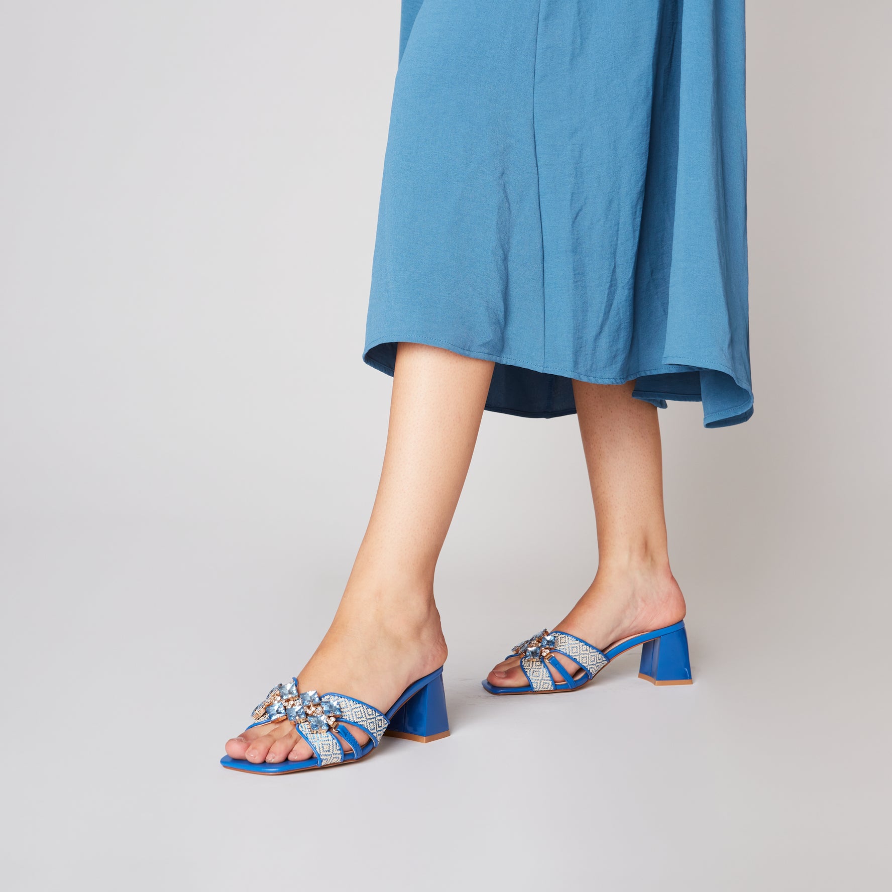 Bluette Ocean Flat Slide In Raffia With Accessory