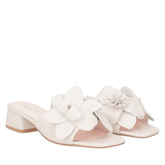 ToscaBlu sandalo paloma in pelle con fiore colore avorio ss2532s322 c08_1