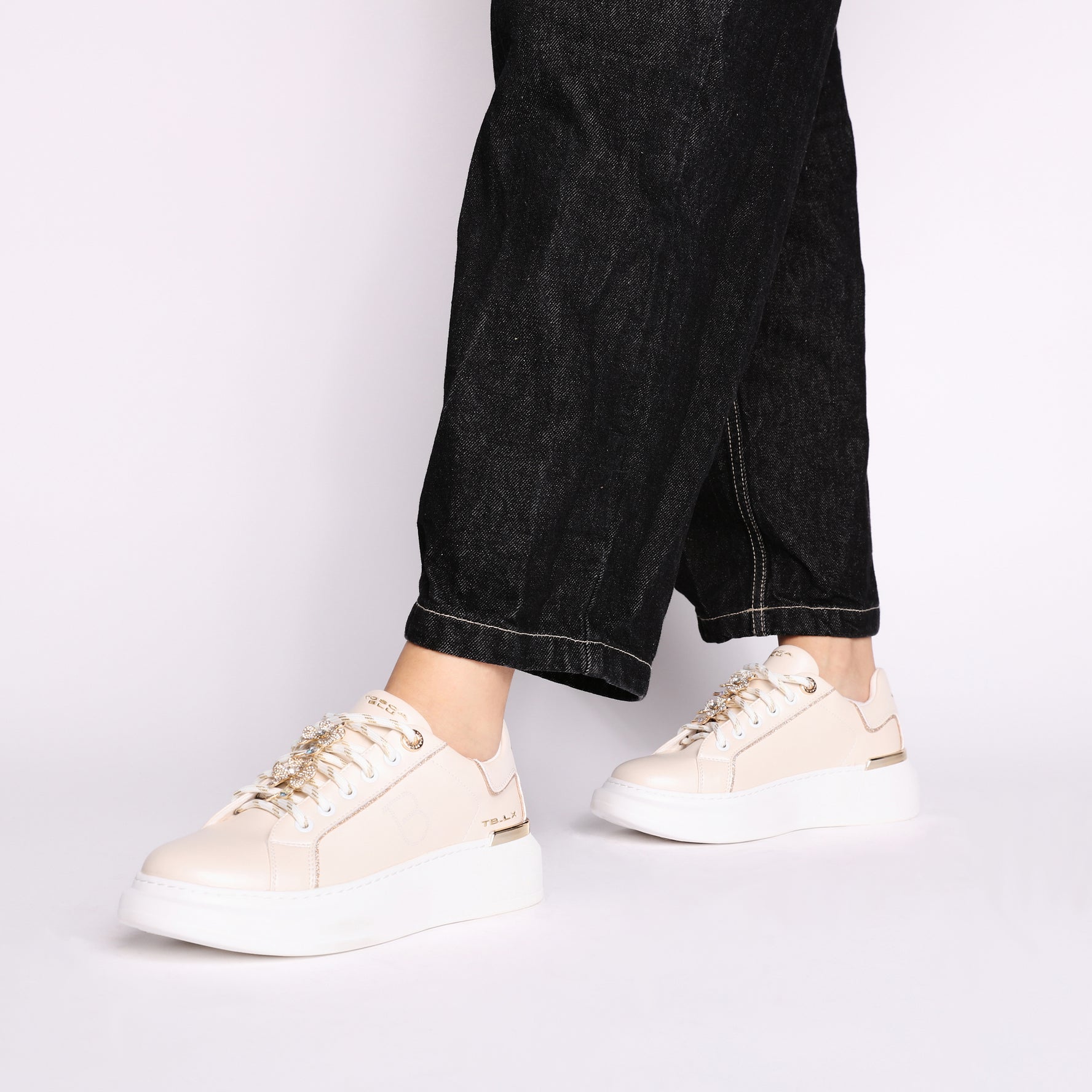 Carol leather sneakers with beige rhinestone flowers