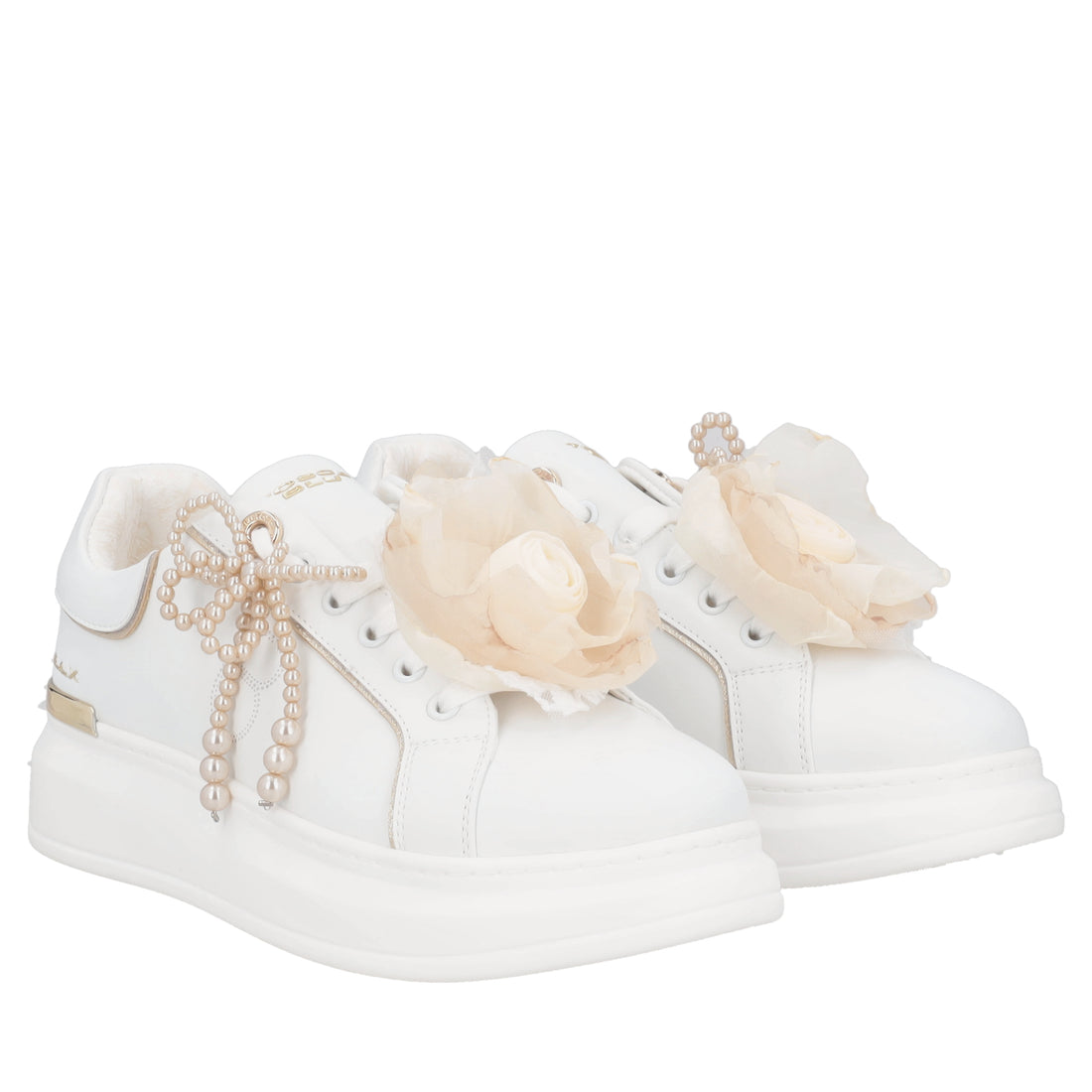 Sneaker Carol in pelle con maxi fiore in tulle colore bianco/beige