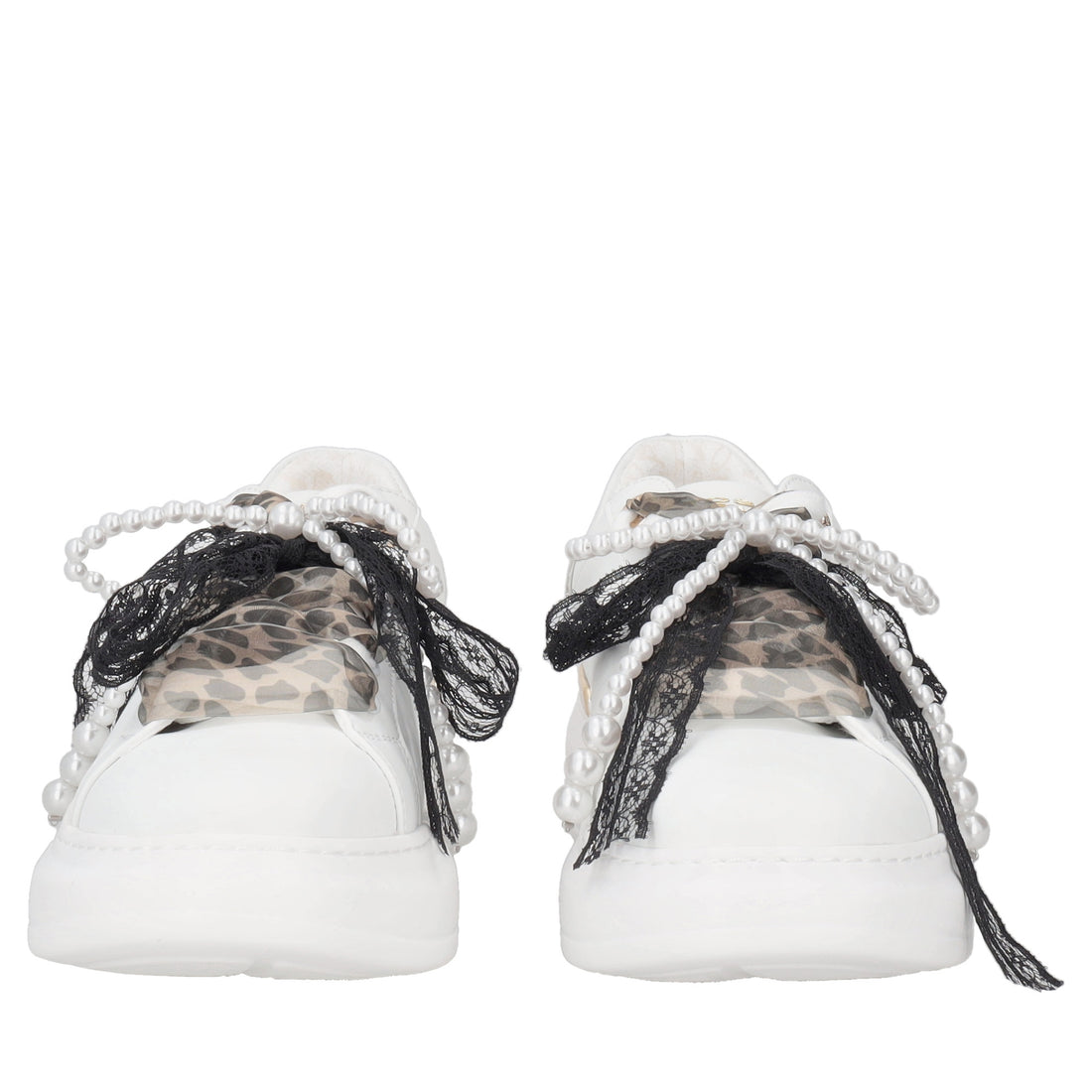 Carol leather sneakers with bows and pearls in white