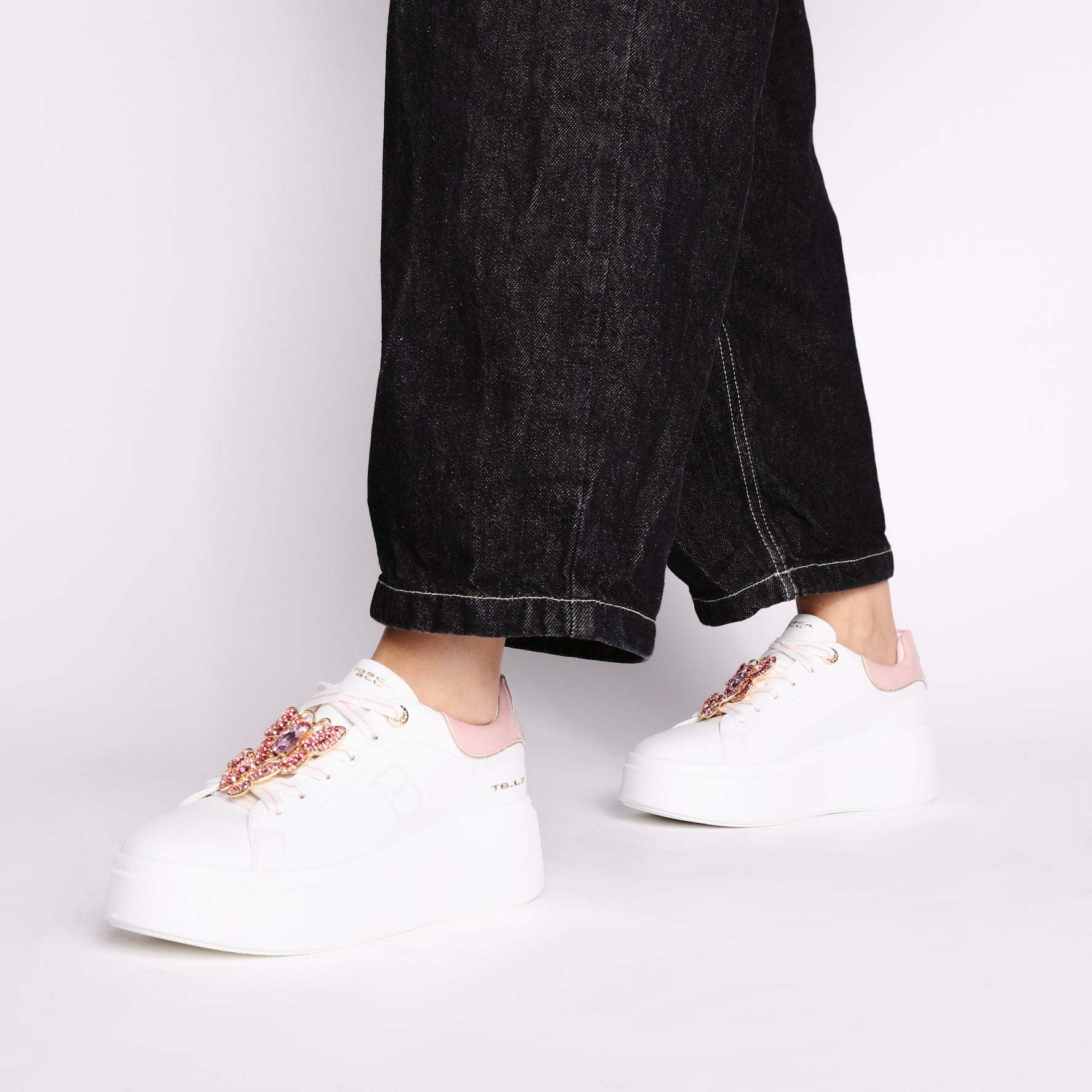 Clara leather sneakers with white/pink butterflies