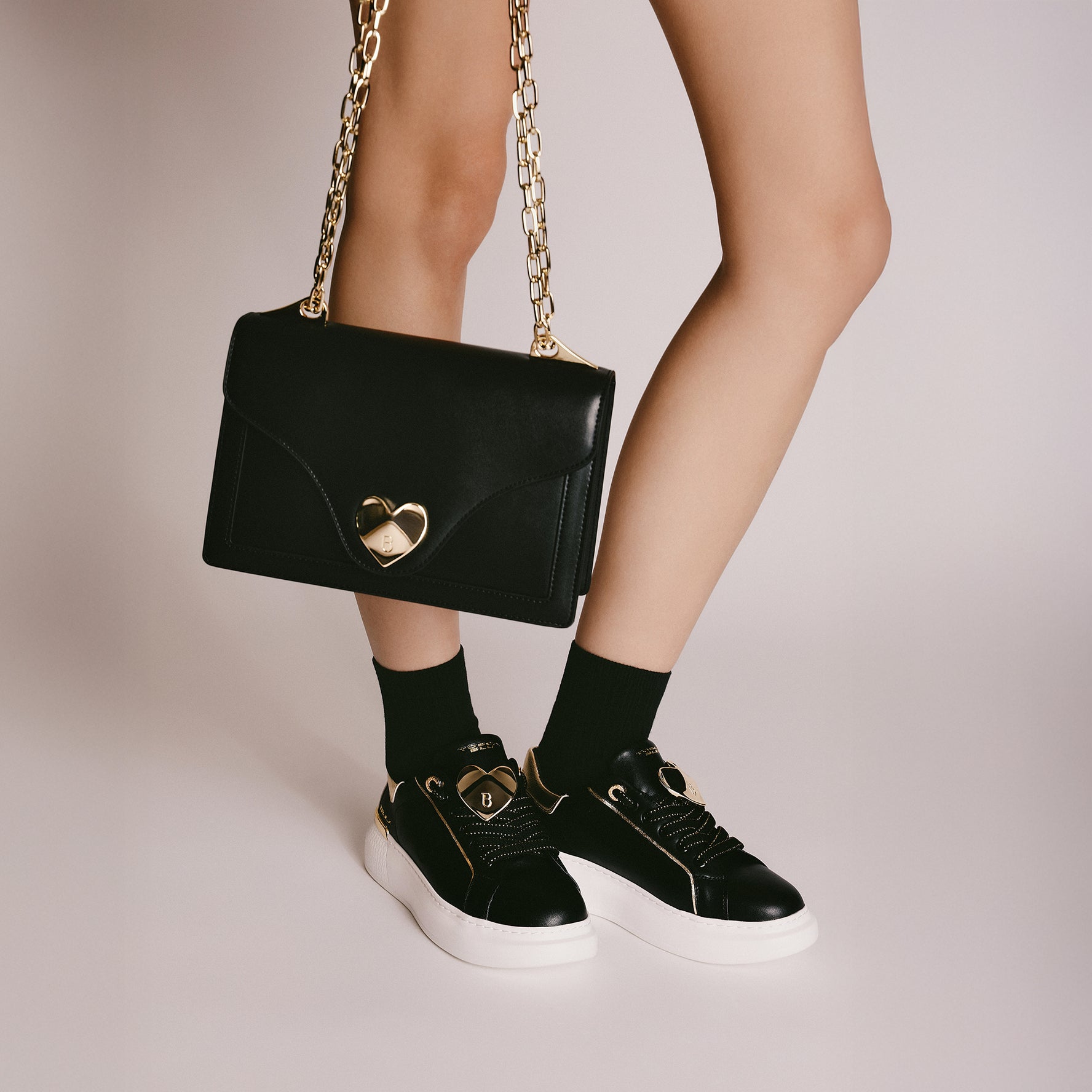 Tracollina Sweet Bag con accessorio a cuore colore nero