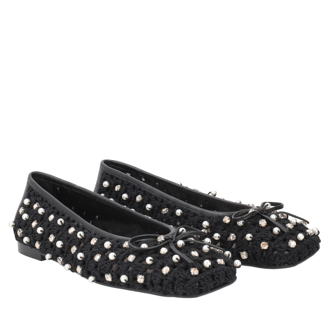 Chantilly ballerina with black pearls