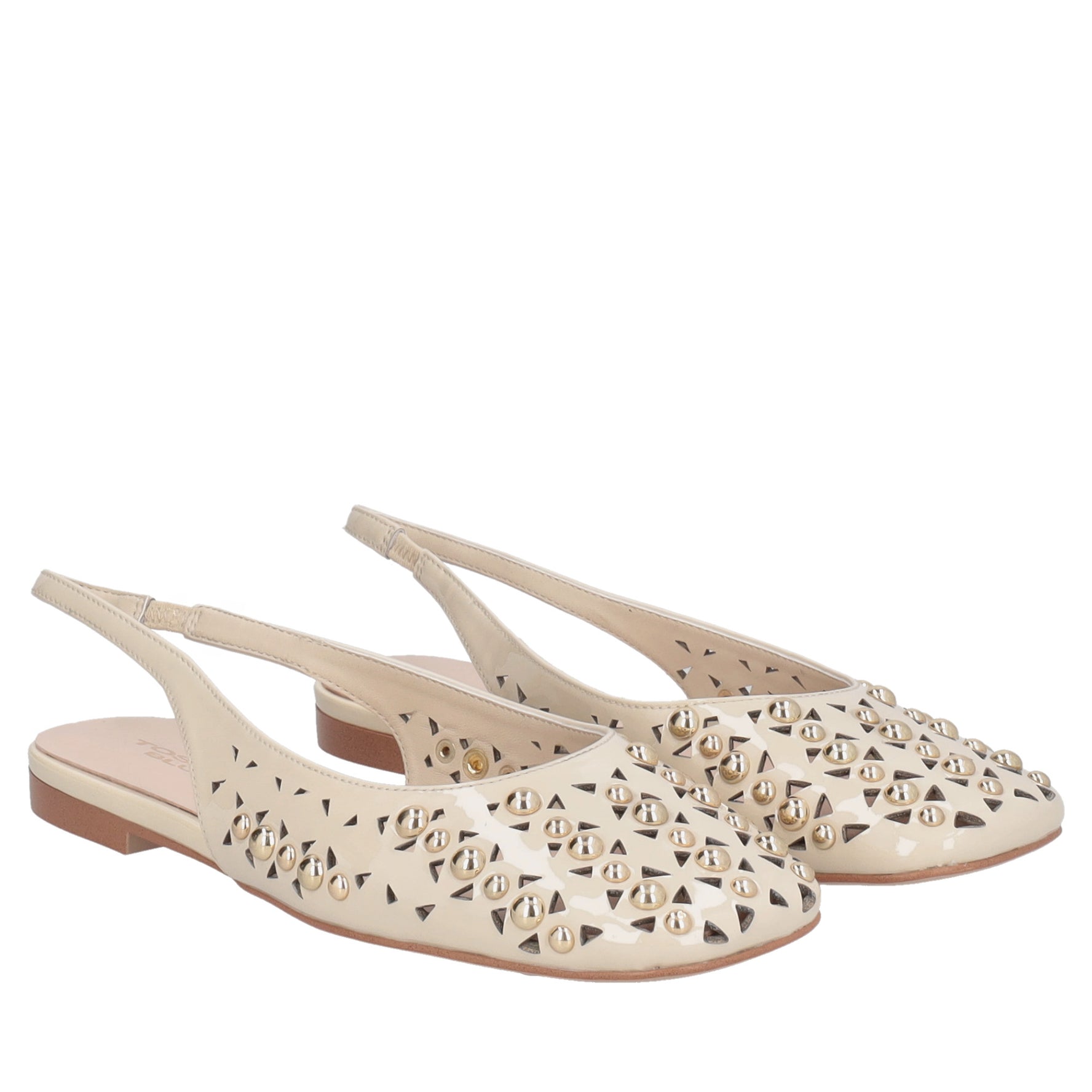 Slingback Chantilly in vernice con borchie colore beige