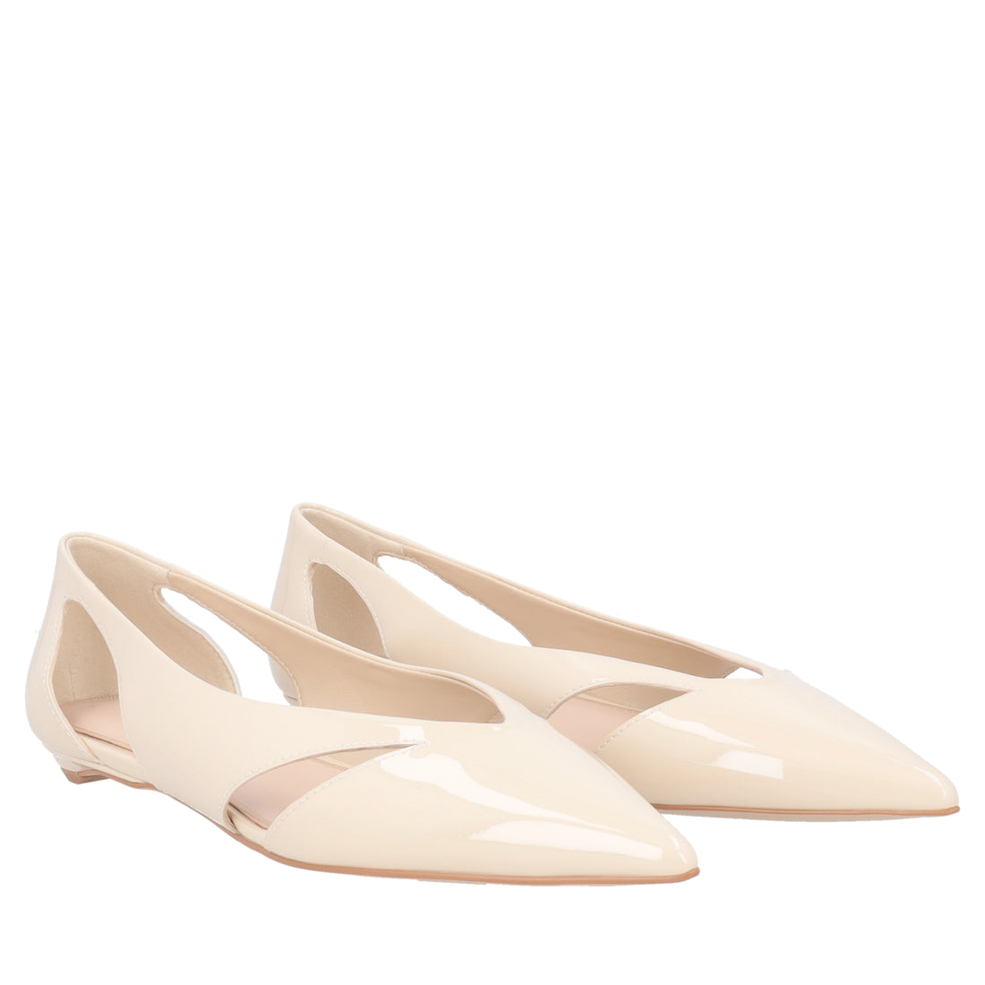 Charlotte ballerina in beige patent leather