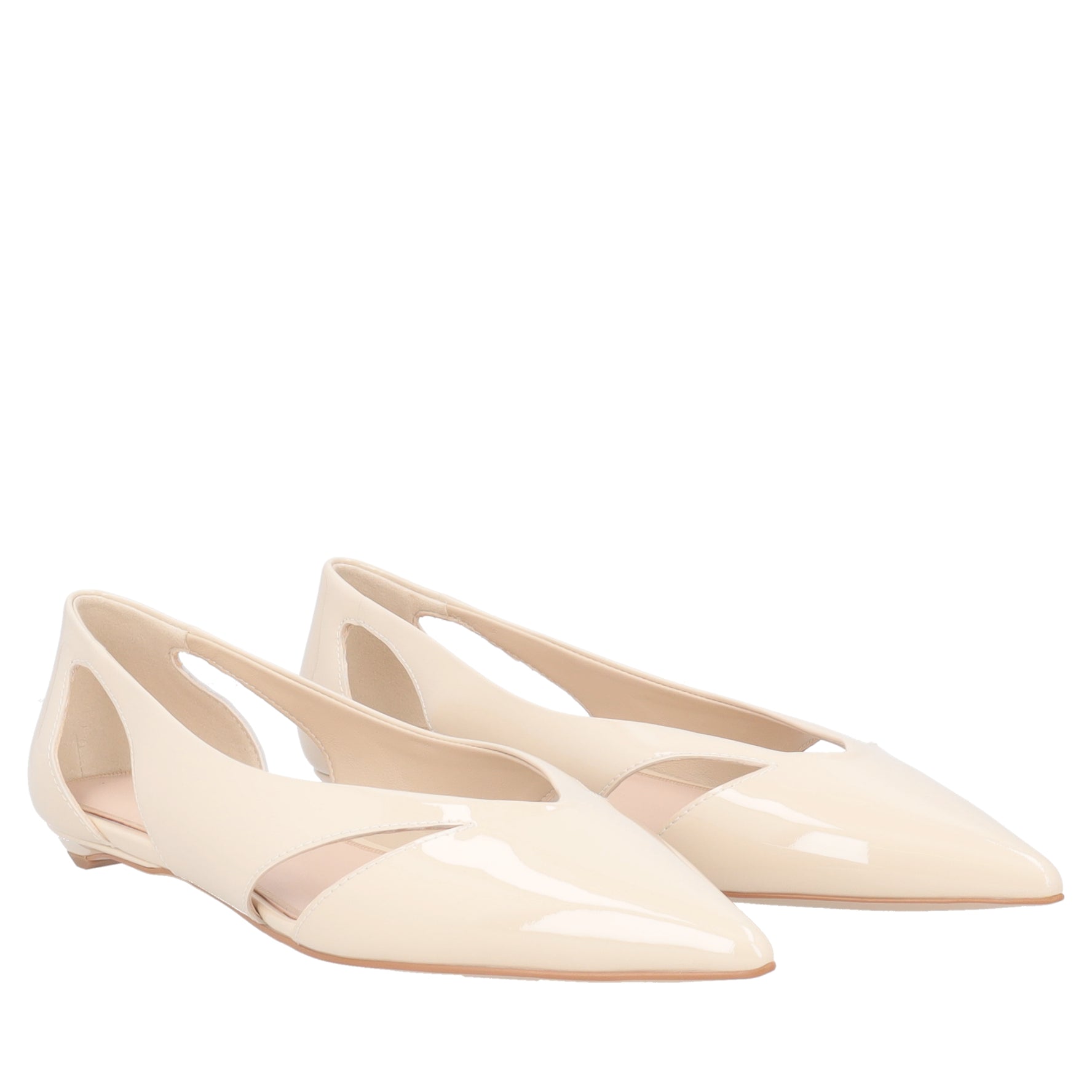 Ballerina Charlotte in vernice colore beige