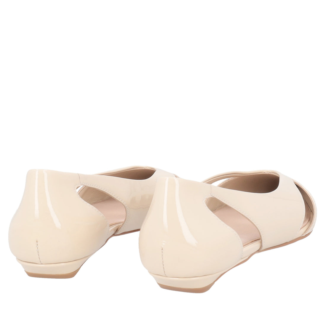 Charlotte ballerina in beige patent leather