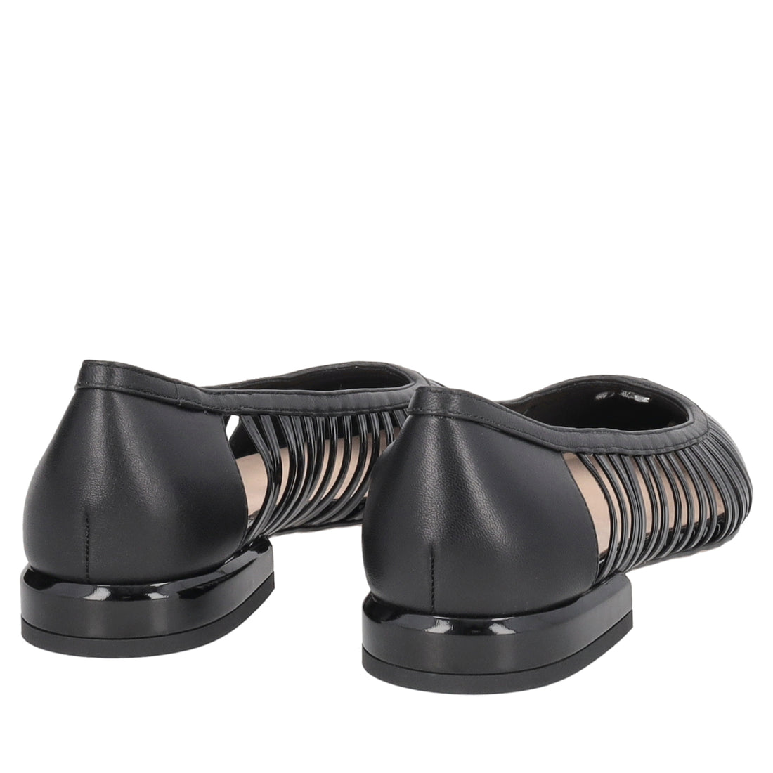 Deauville ballerina in black laminated leather