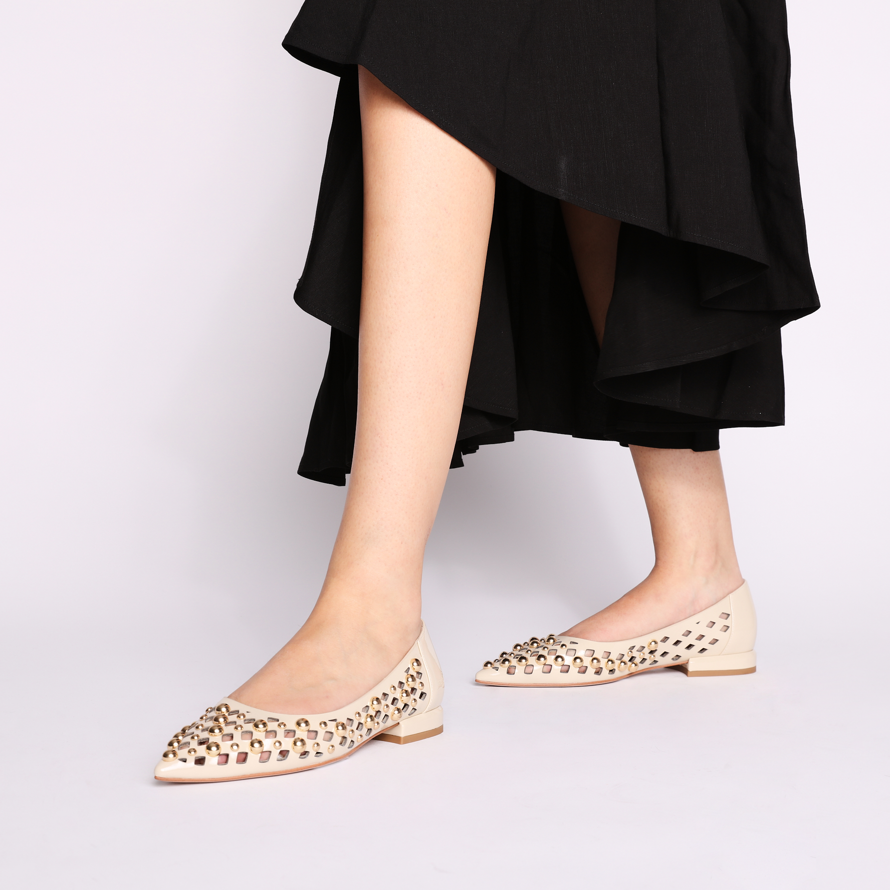 Ballerina Deauville in pelle con borchie colore beige