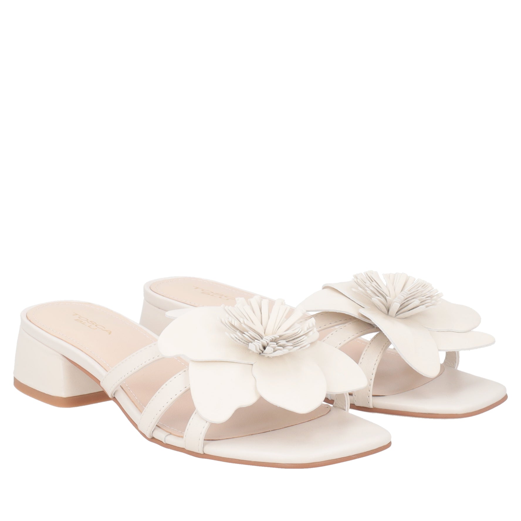 Lisbon flat sandal in leather with ivory color accessory