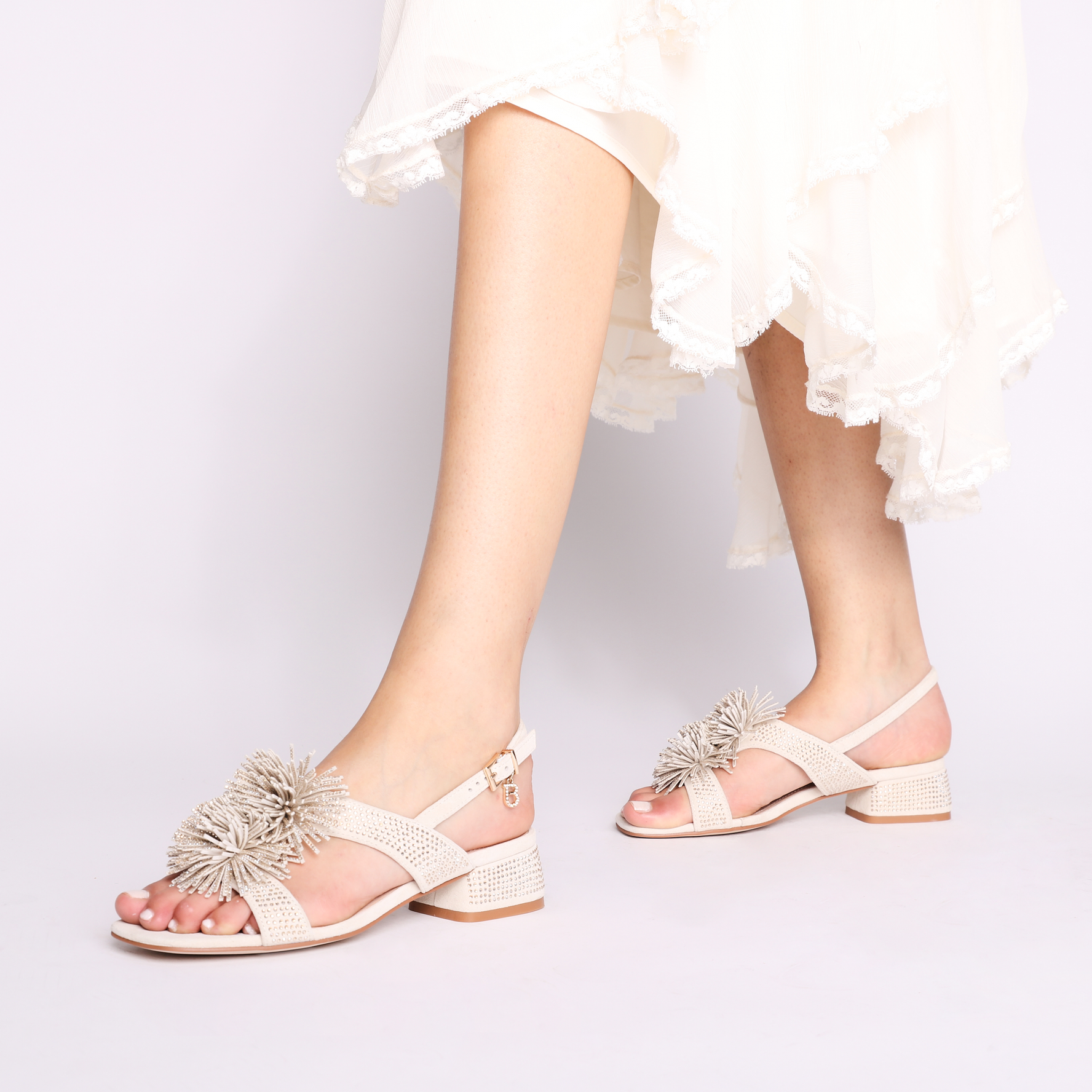 Lisbon sandal in suede with rhinestones ivory color