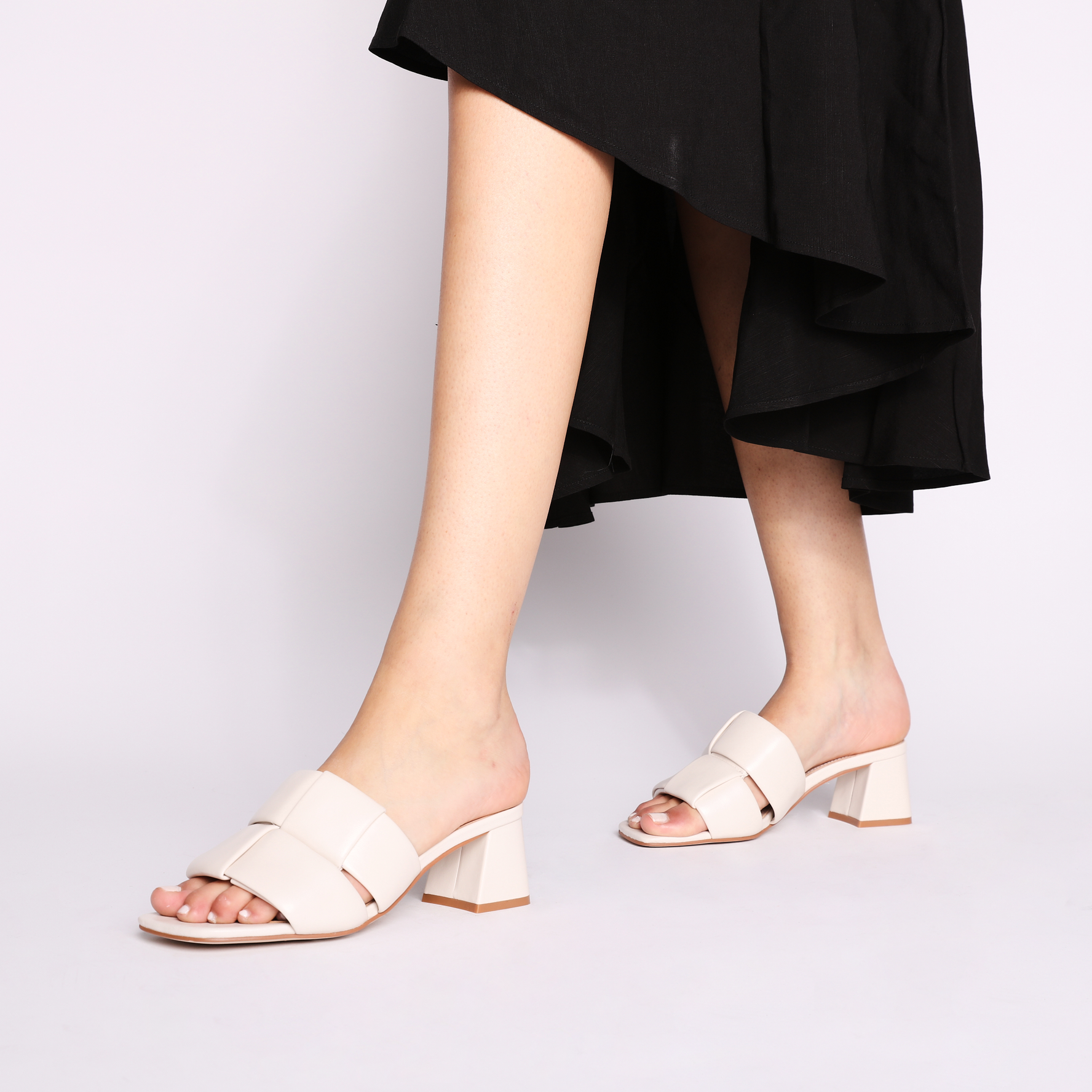 Malindi sandal with heel and weave ivory color