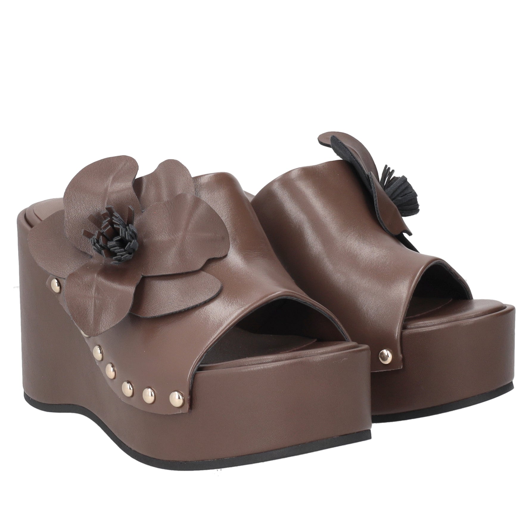 Valencia clog in dark brown leather with flower