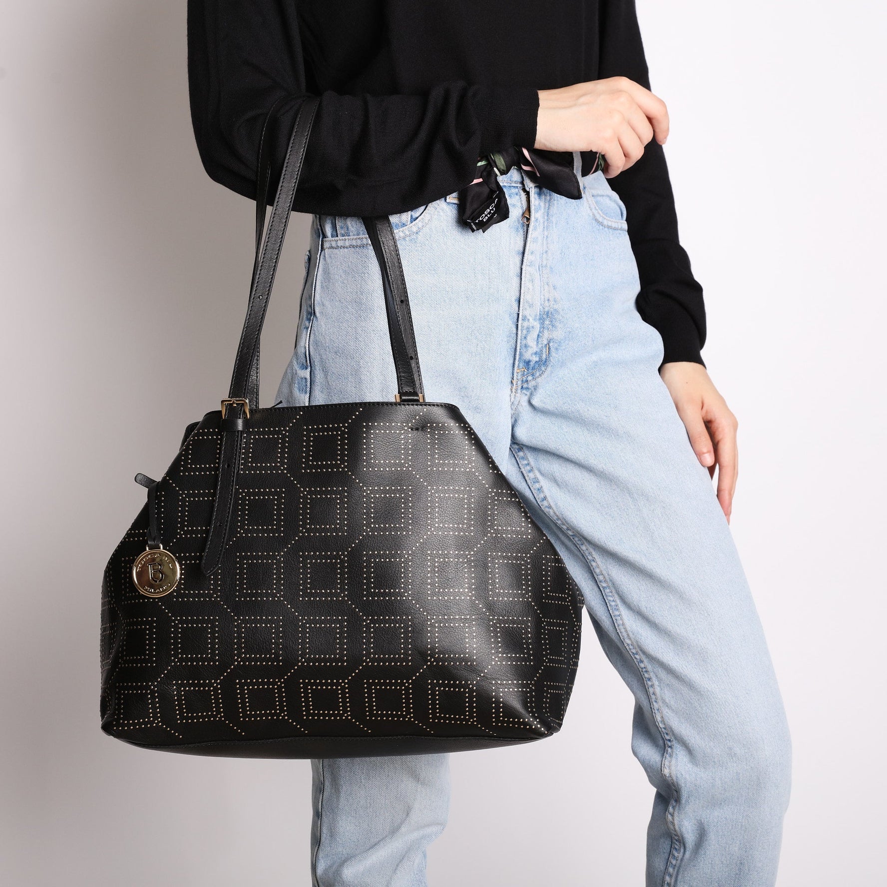 Shopping bag Cindy con microborchie stampate colore nero