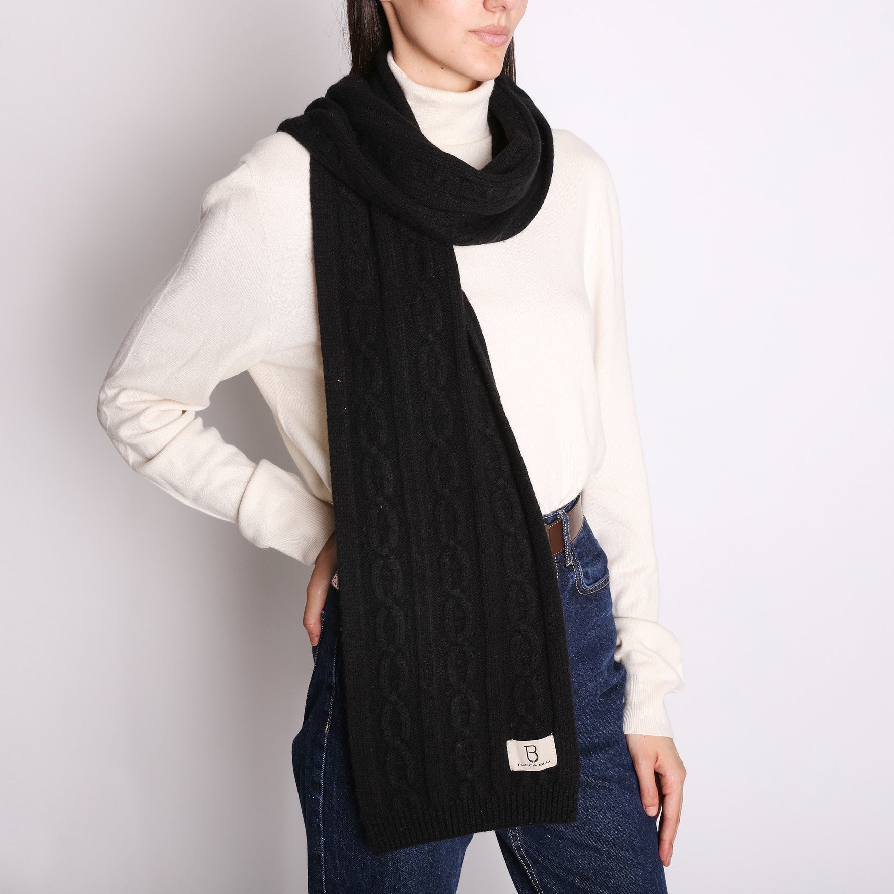 Sciarpa in lana colore nero
