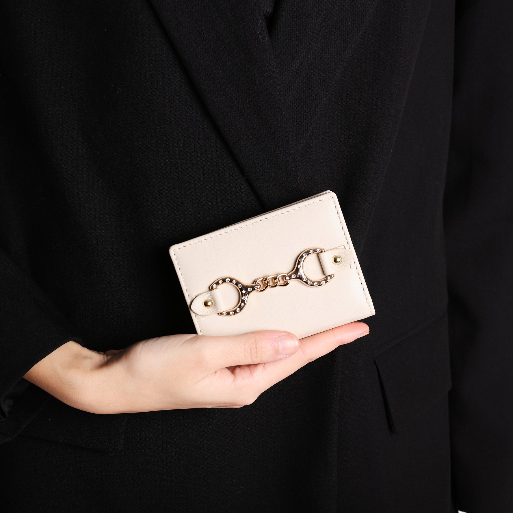 Portafoglio piccolo zip around Capri colore avorio