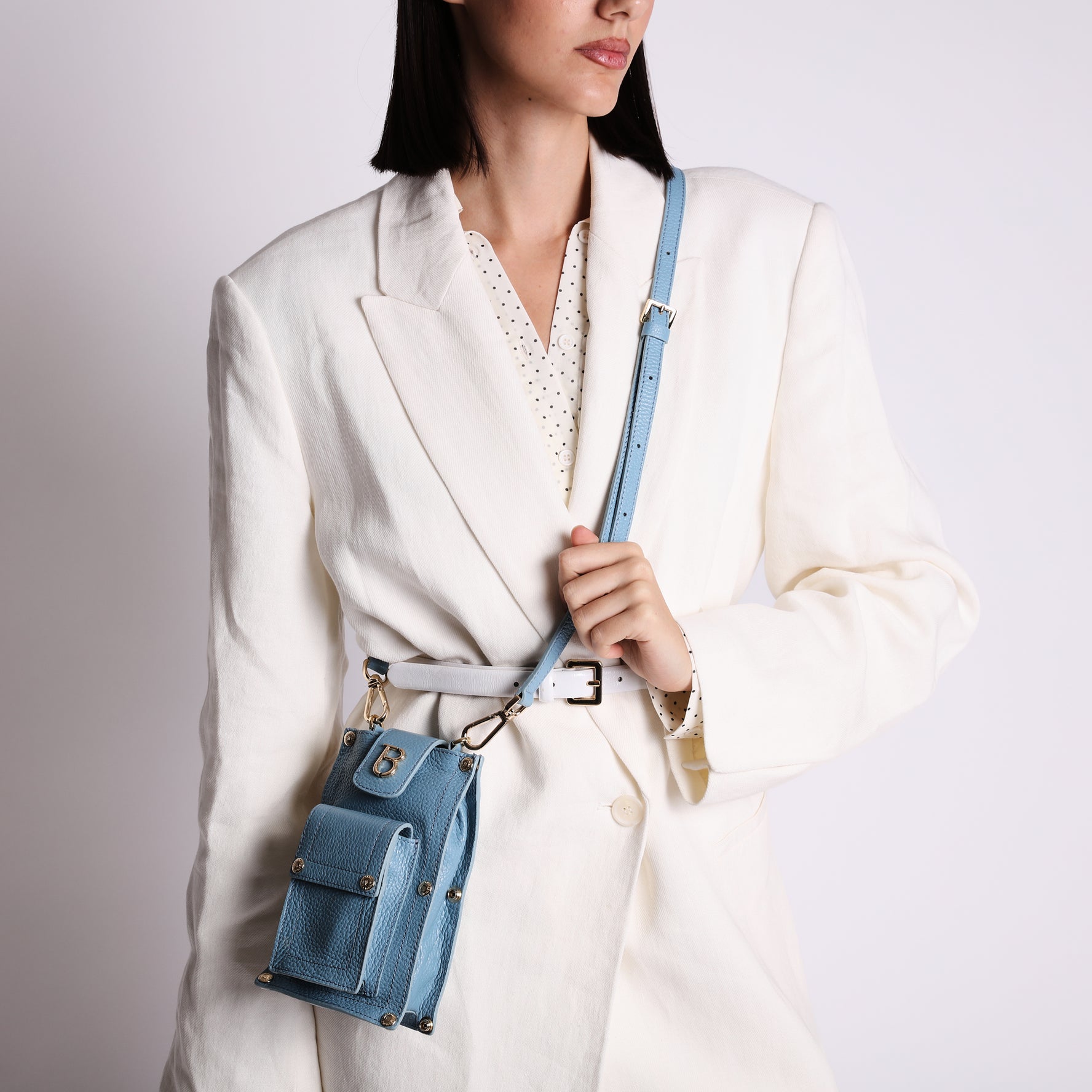 Portacellulare in pelle Elodie con tracolla colore azzurro