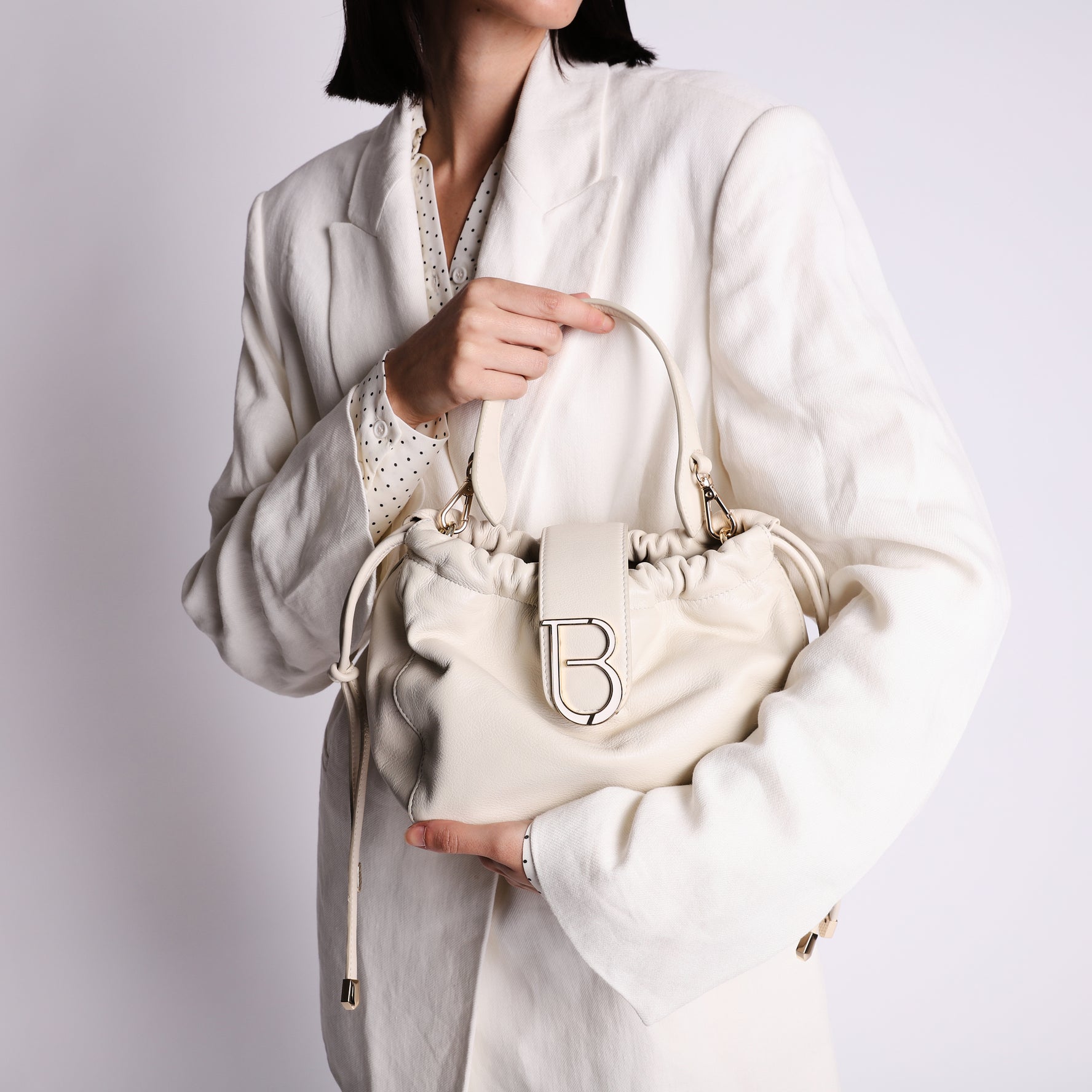 Paris leather bucket bag ivory color