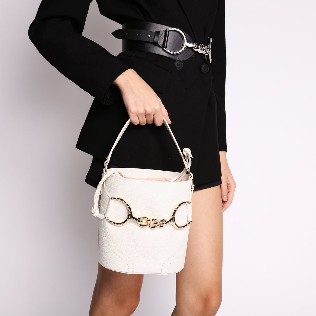 Secchiello Cecilia in pelle con staffa colore avorio