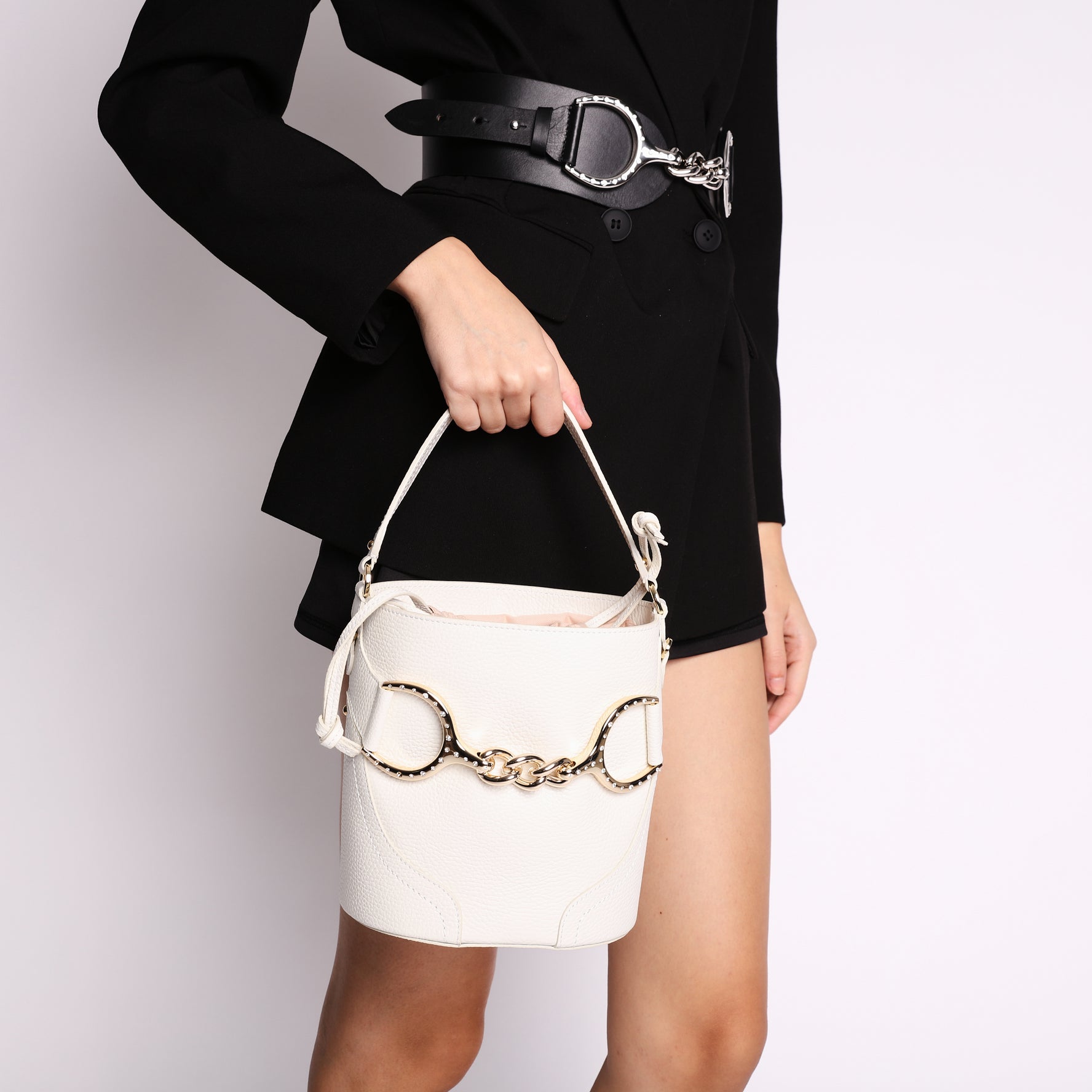 Secchiello Cecilia in pelle con staffa colore avorio