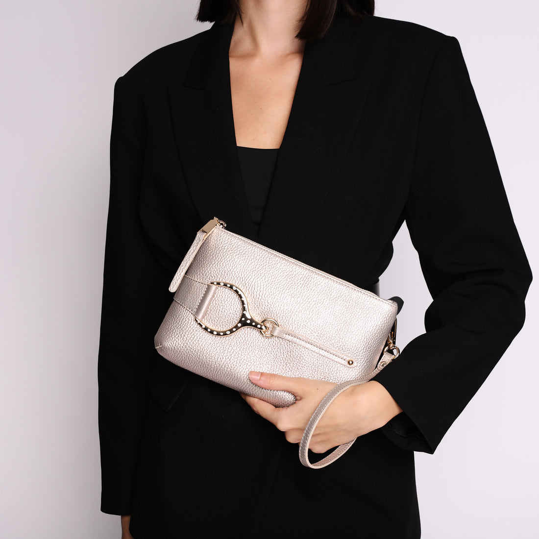 Cecilia leather shoulder bag with gold-colored accessory