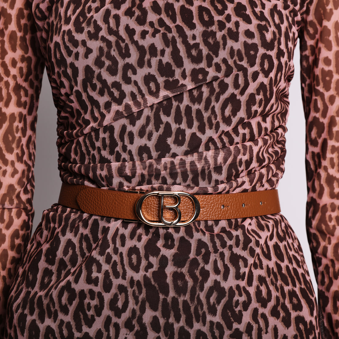 Double-sided leather belt in tan color
