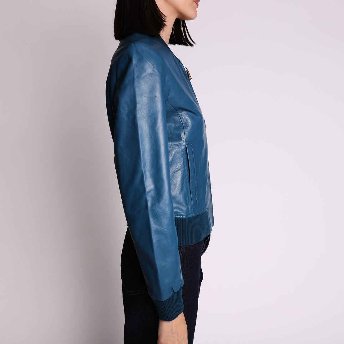 Giubbino in pelle colore blu