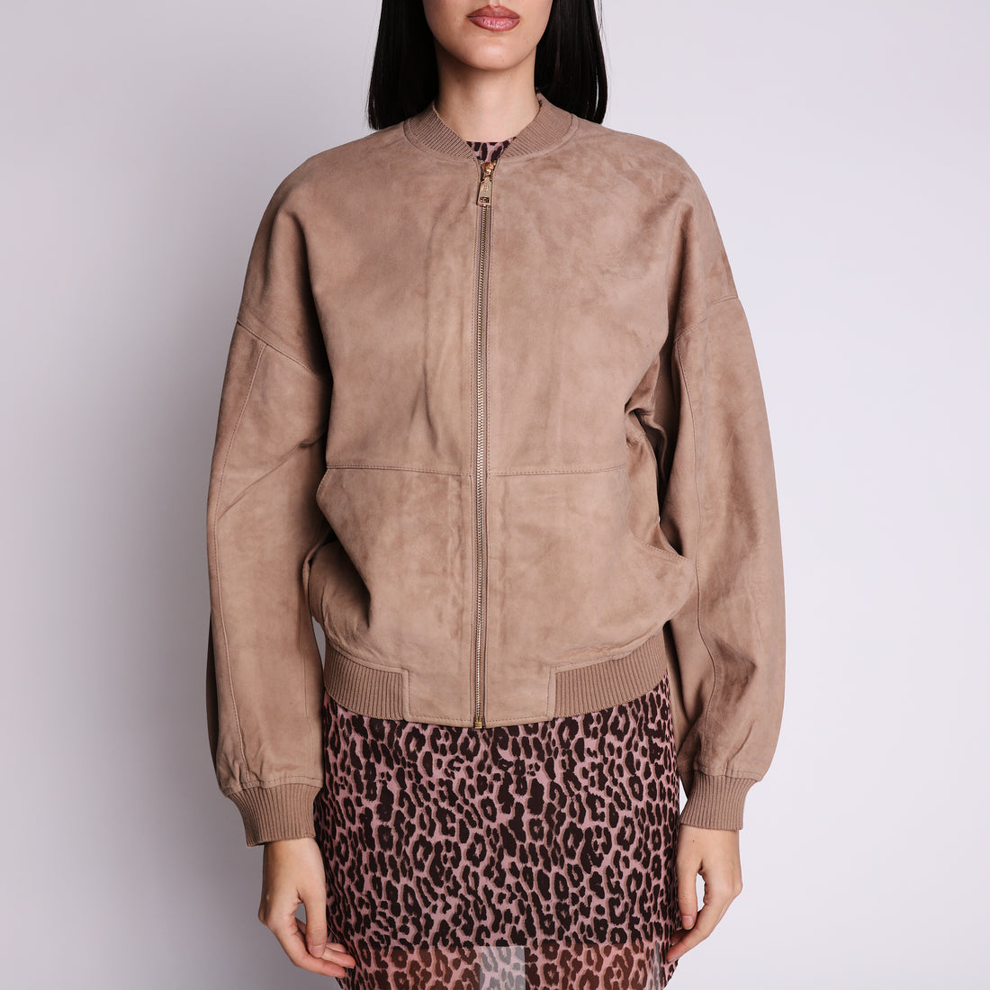 Giubbino in suede con zip colore sabbia